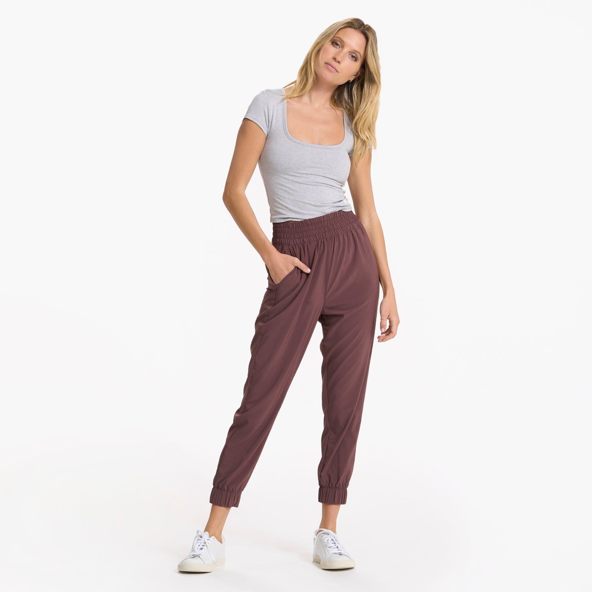 Villa Jogger | Chestnut sold by Vuori product image thumbnail 2