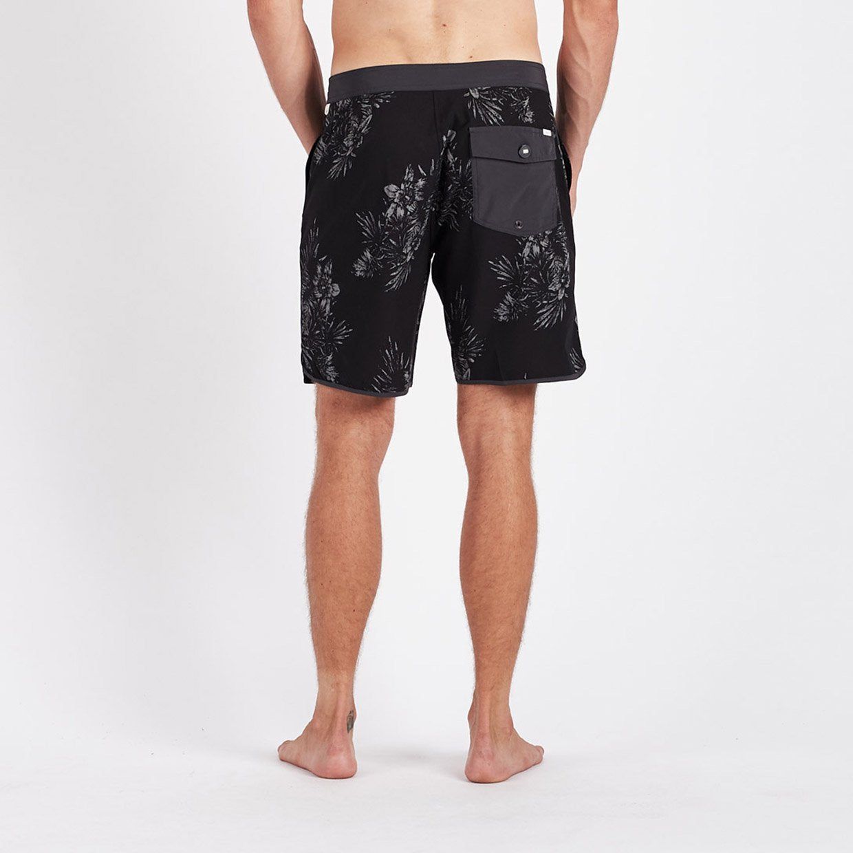 Cruise Boardshort | Black Vintage Floral sold by Vuori product image thumbnail 4