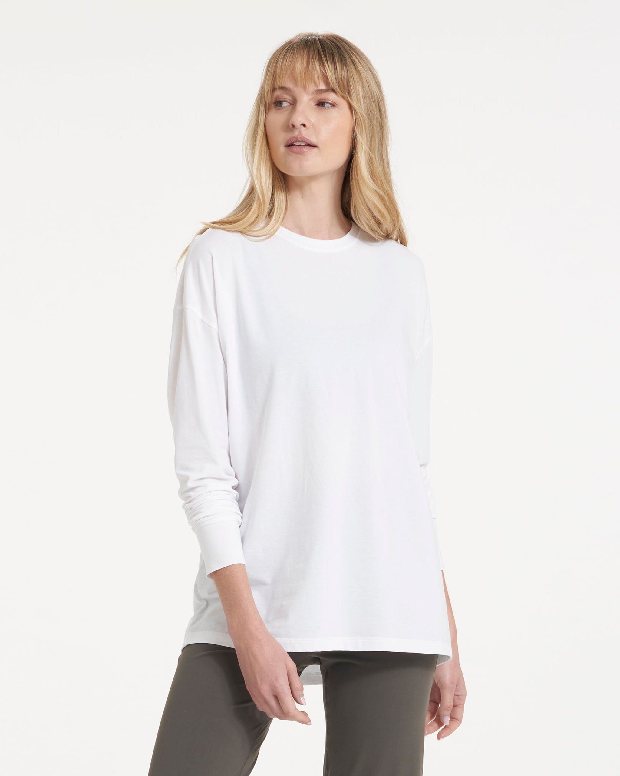 Long-Sleeve Feather Tee | White sold by Vuori