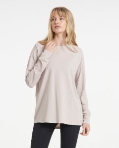 Long-Sleeve Feather Tee | Oyster sold by Vuori