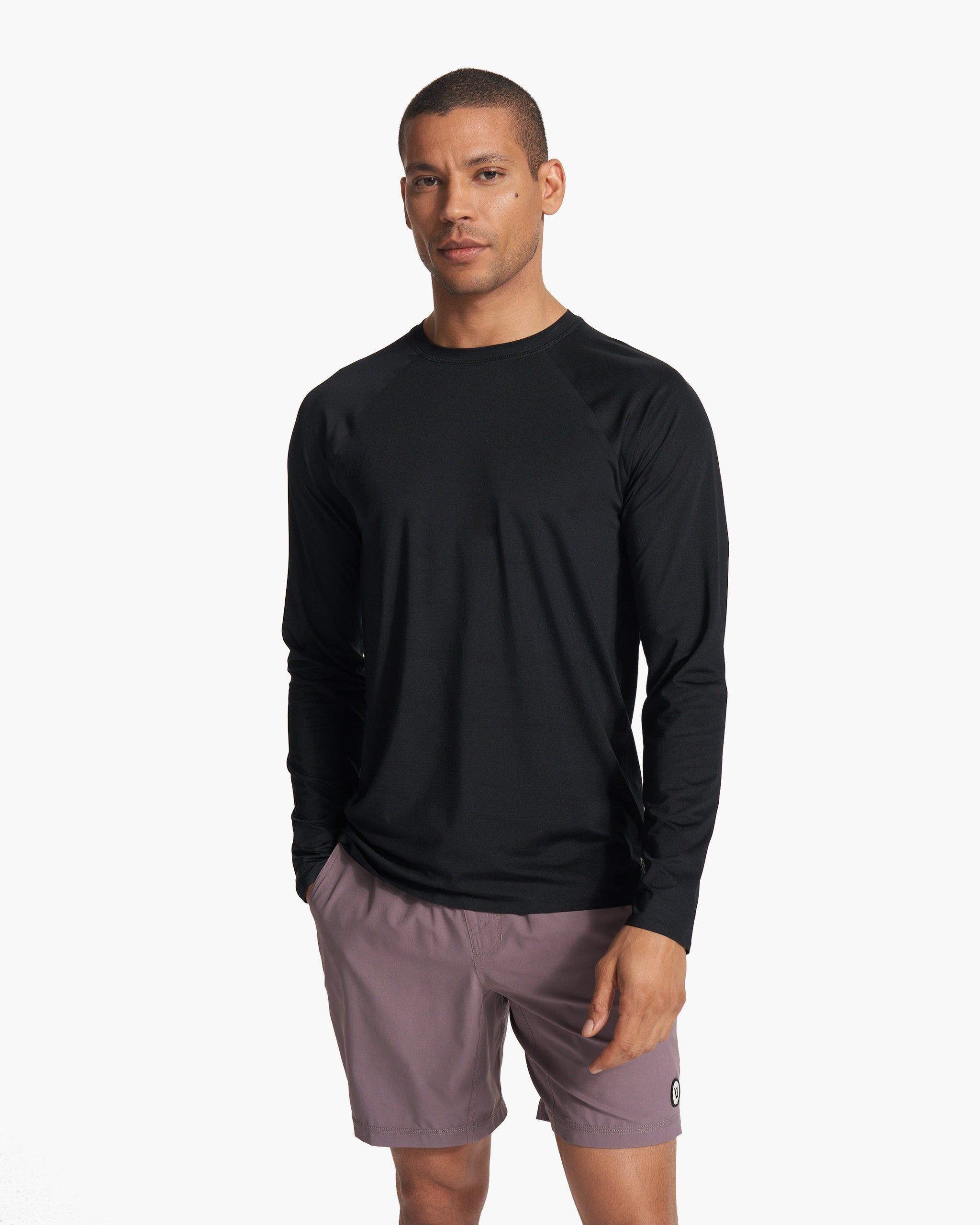 Long Sleeve Viewpoint Performance Tee | Black sold by Vuori product image thumbnail 2