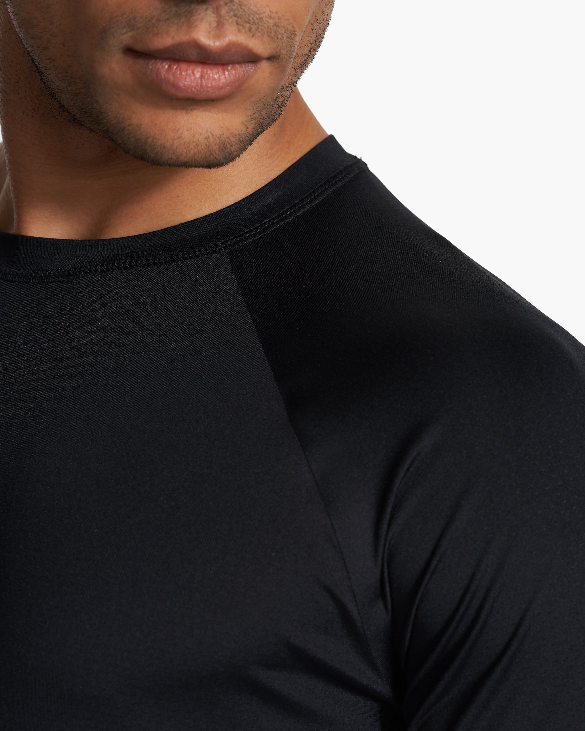Long Sleeve Viewpoint Performance Tee | Black sold by Vuori product image thumbnail 4