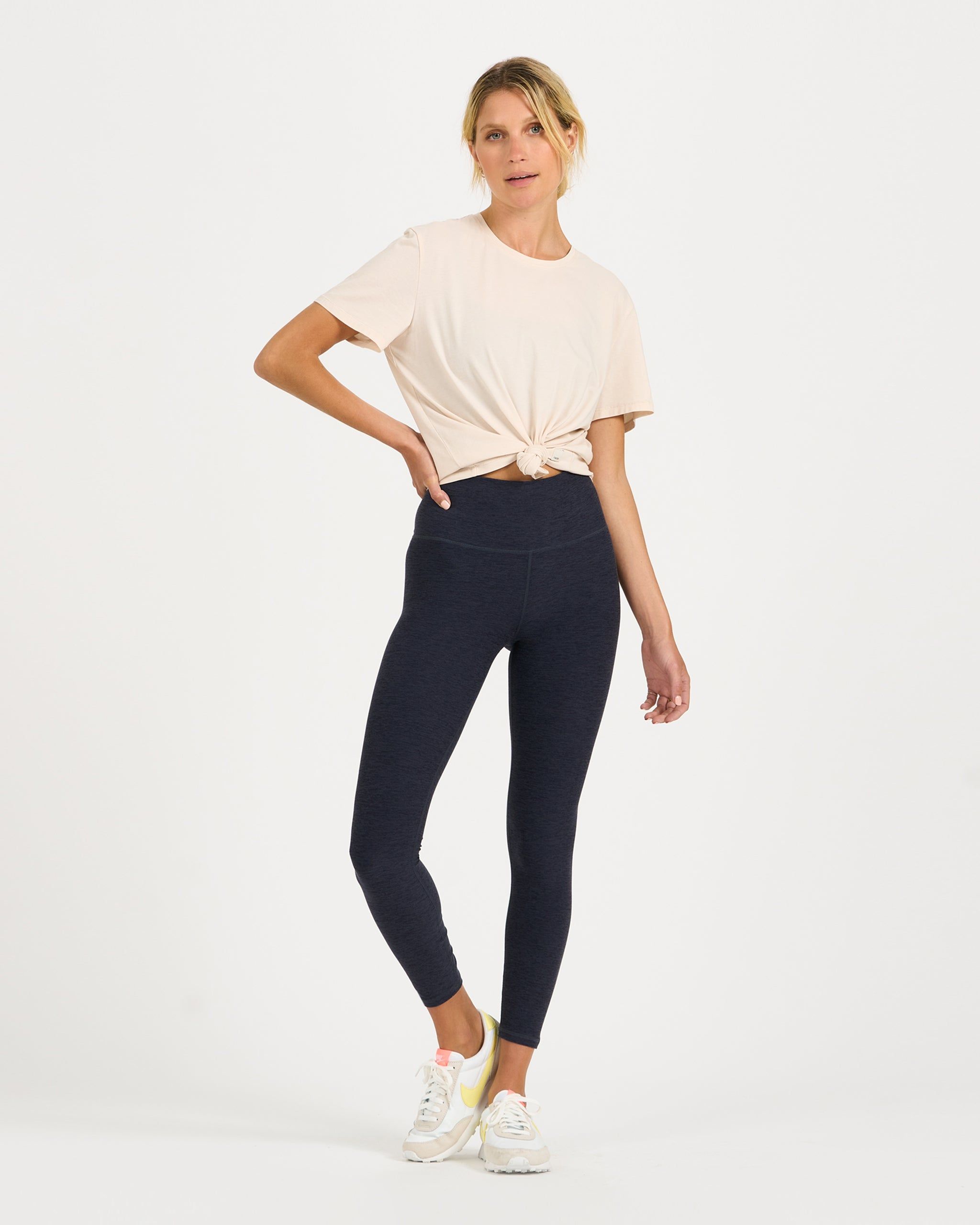 Clean Elevation Legging | Midnight Heather sold by Vuori product image thumbnail 4