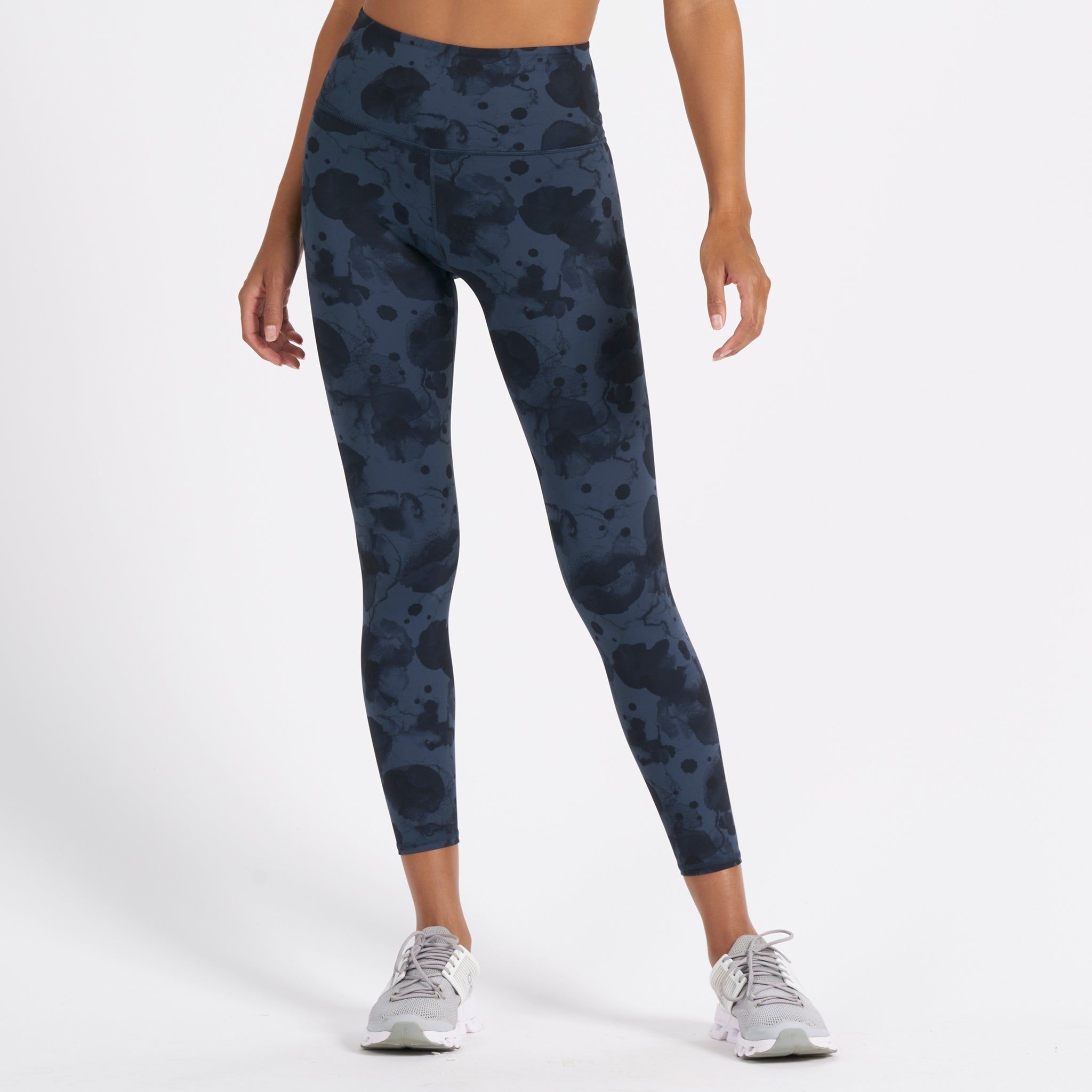 Studio Printed Legging | Waterdrop sold by Vuori