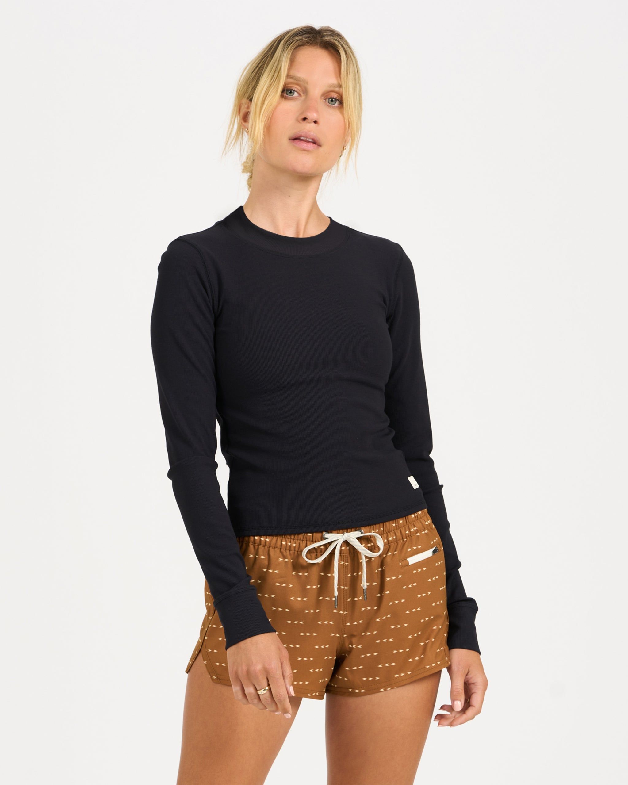 Long-Sleeve Pose Fitted Tee | Black sold by Vuori