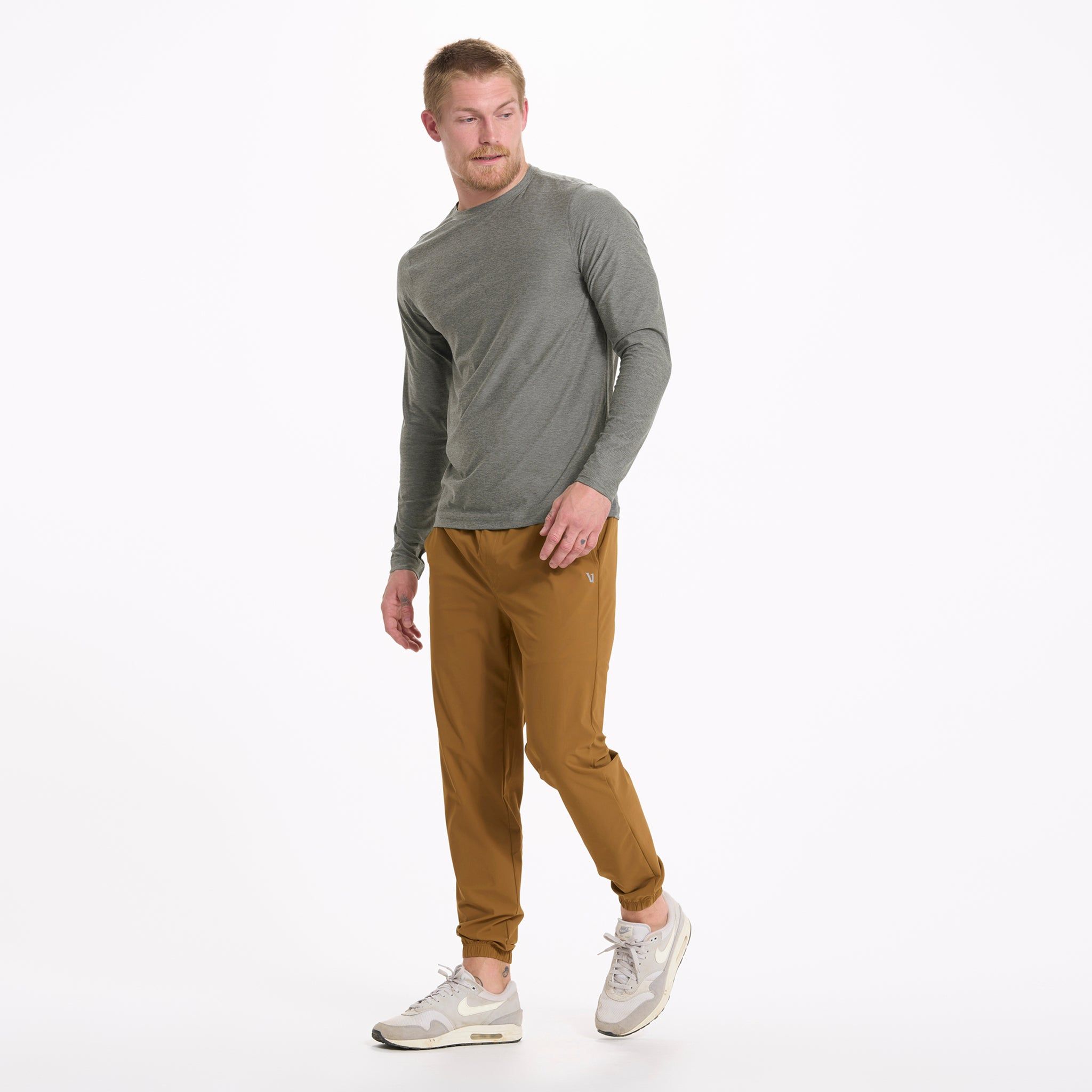 Long-Sleeve Strato Tech Tee | Dusty Pine Heather sold by Vuori product image thumbnail 5