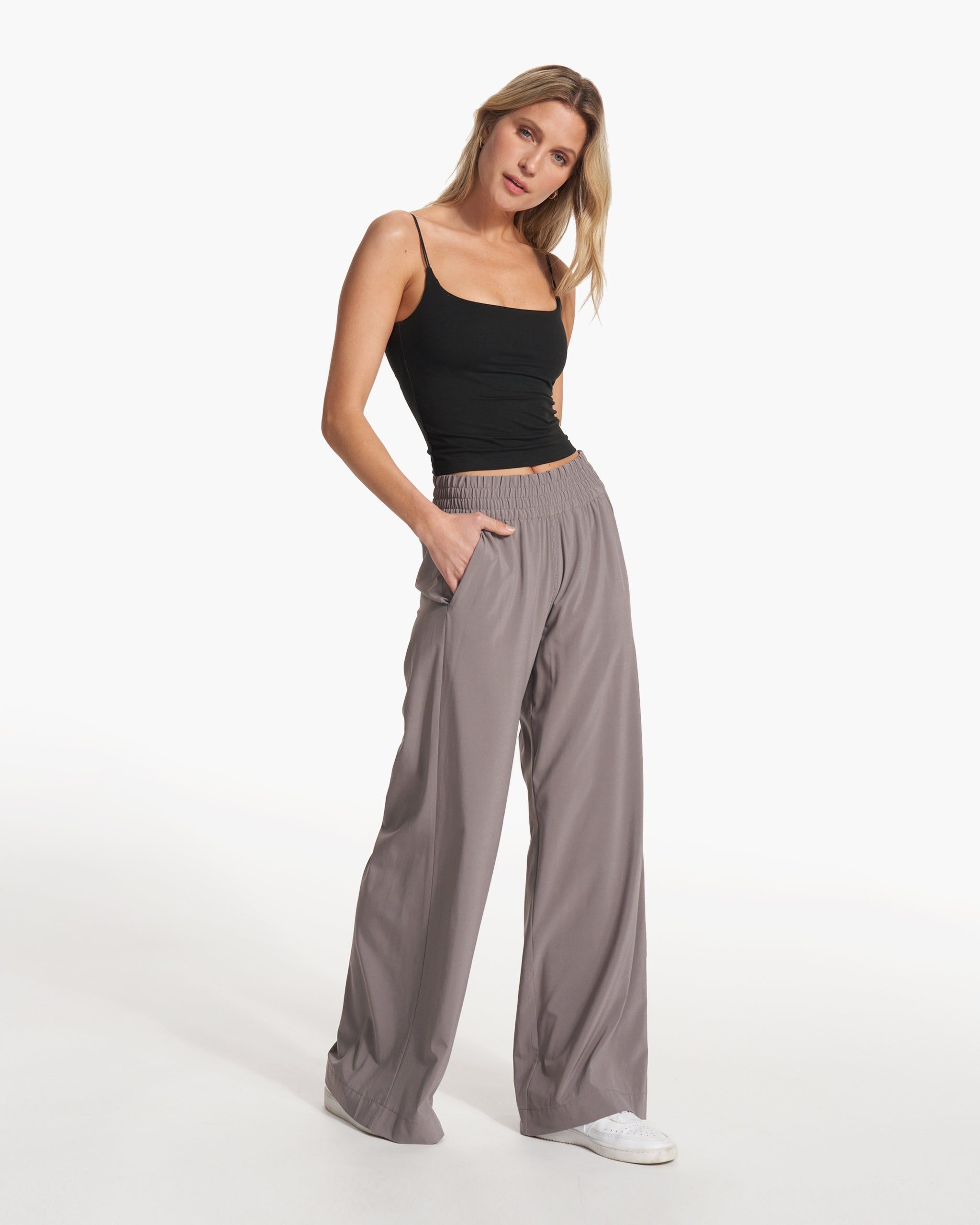 Villa Wideleg | Smoke sold by Vuori product image thumbnail 6