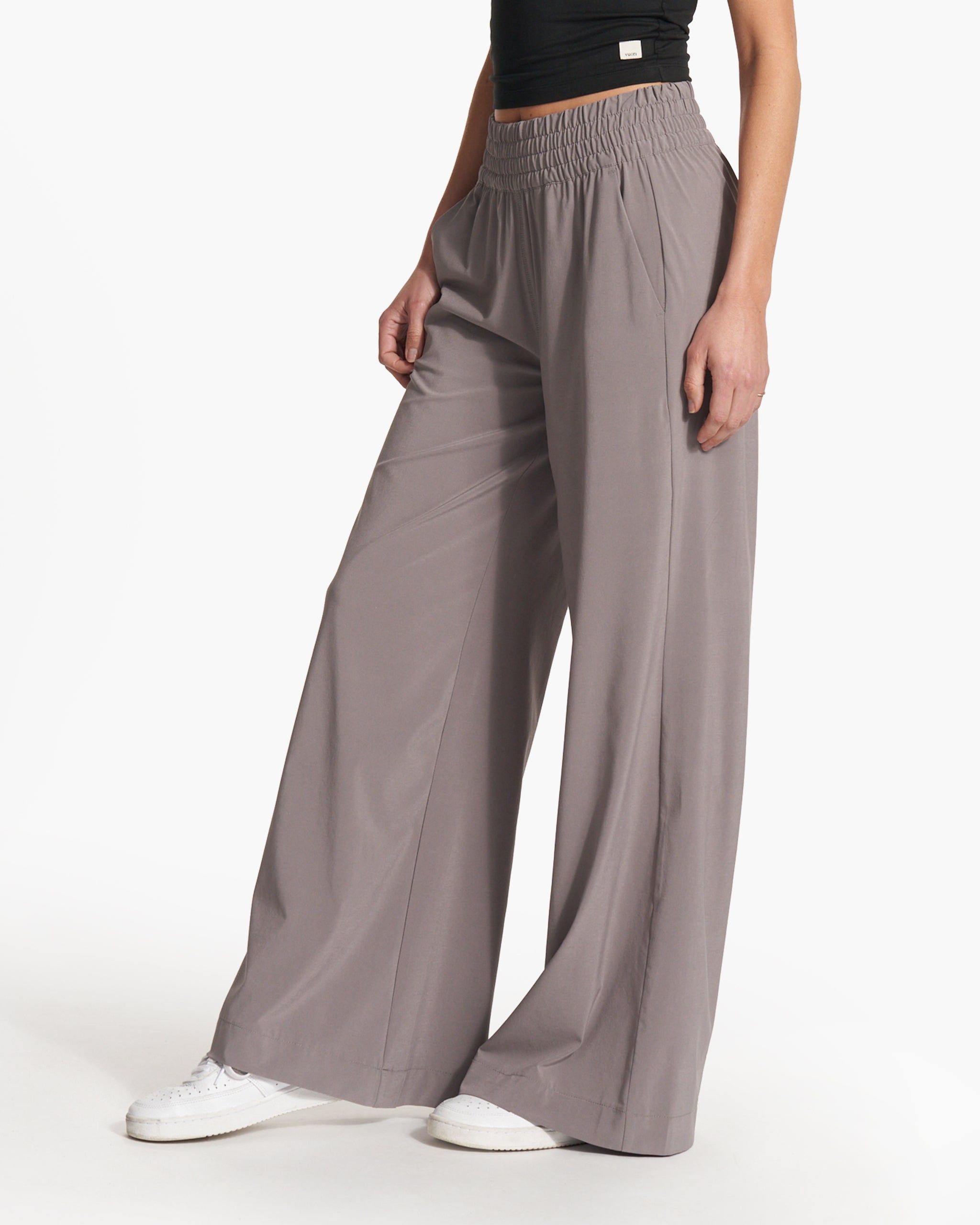 Villa Wideleg | Smoke sold by Vuori product image thumbnail 2