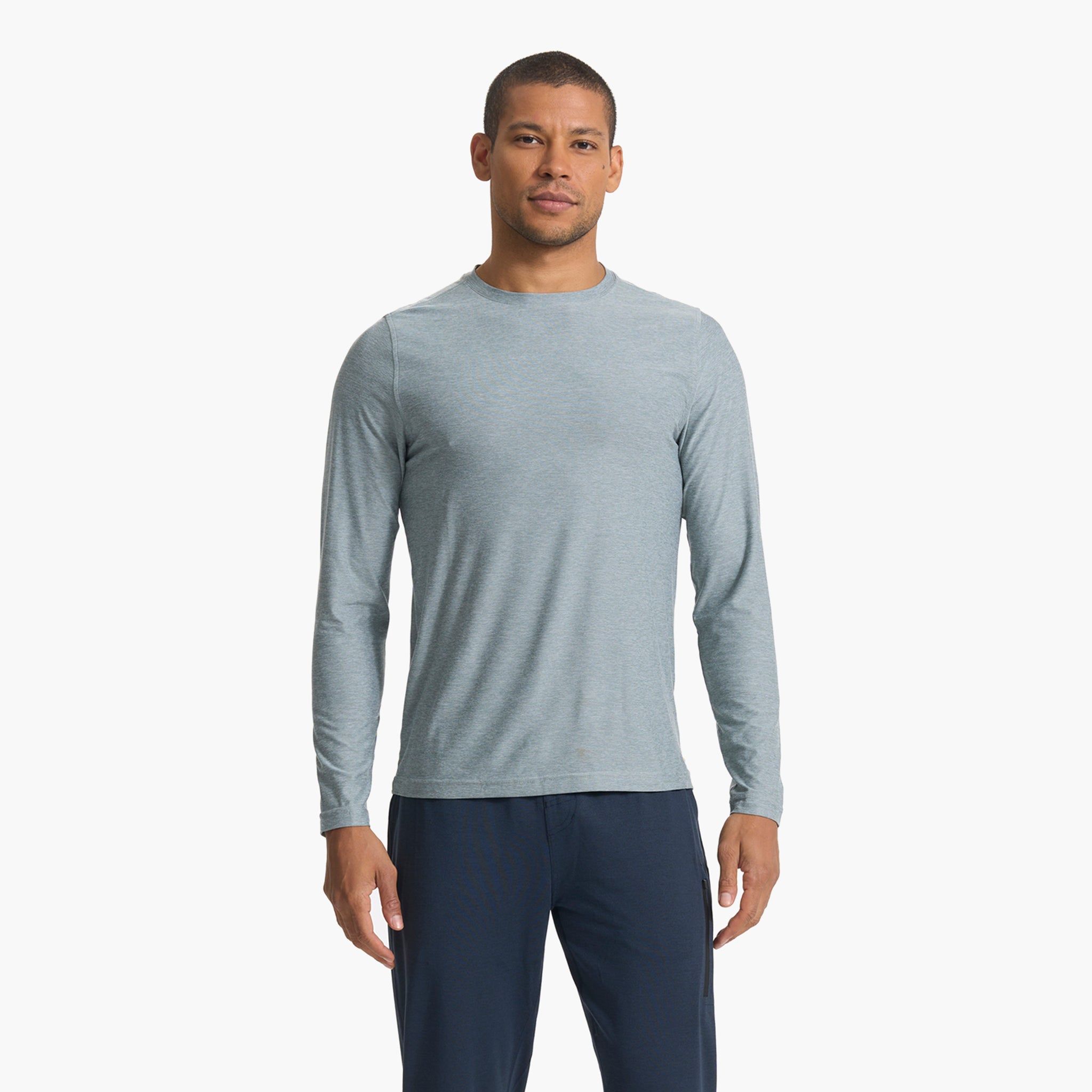 Long Sleeve Strato Tech Tee | Stormy Heather sold by Vuori product image thumbnail 2