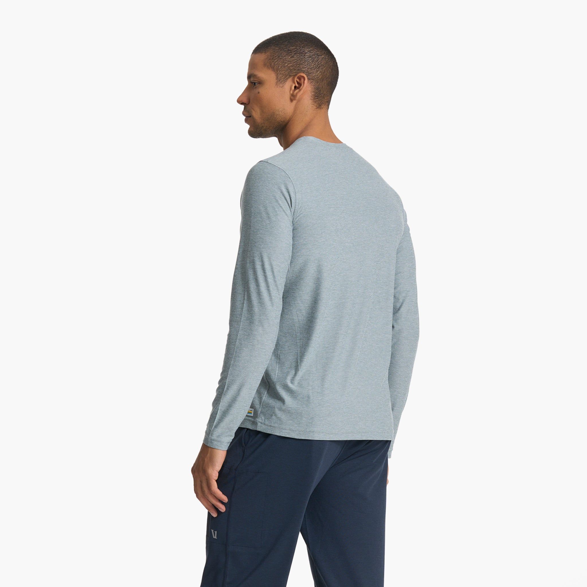 Long Sleeve Strato Tech Tee | Stormy Heather sold by Vuori product image thumbnail 4
