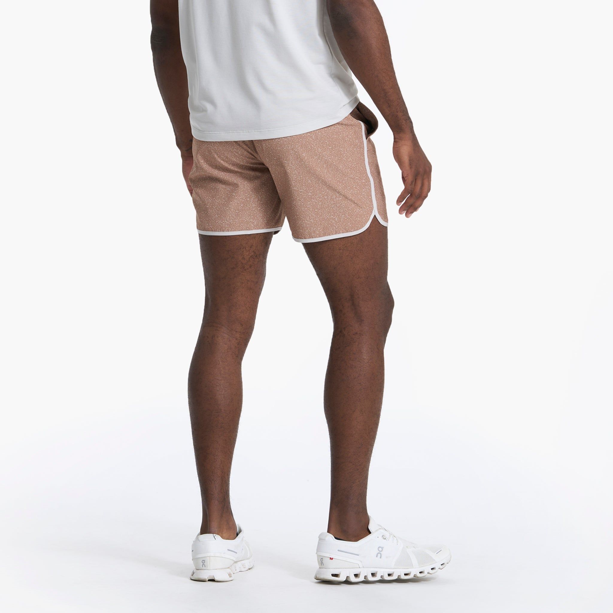 Banks Short 5" | Camel Dashed Lines sold by Vuori product image thumbnail 3