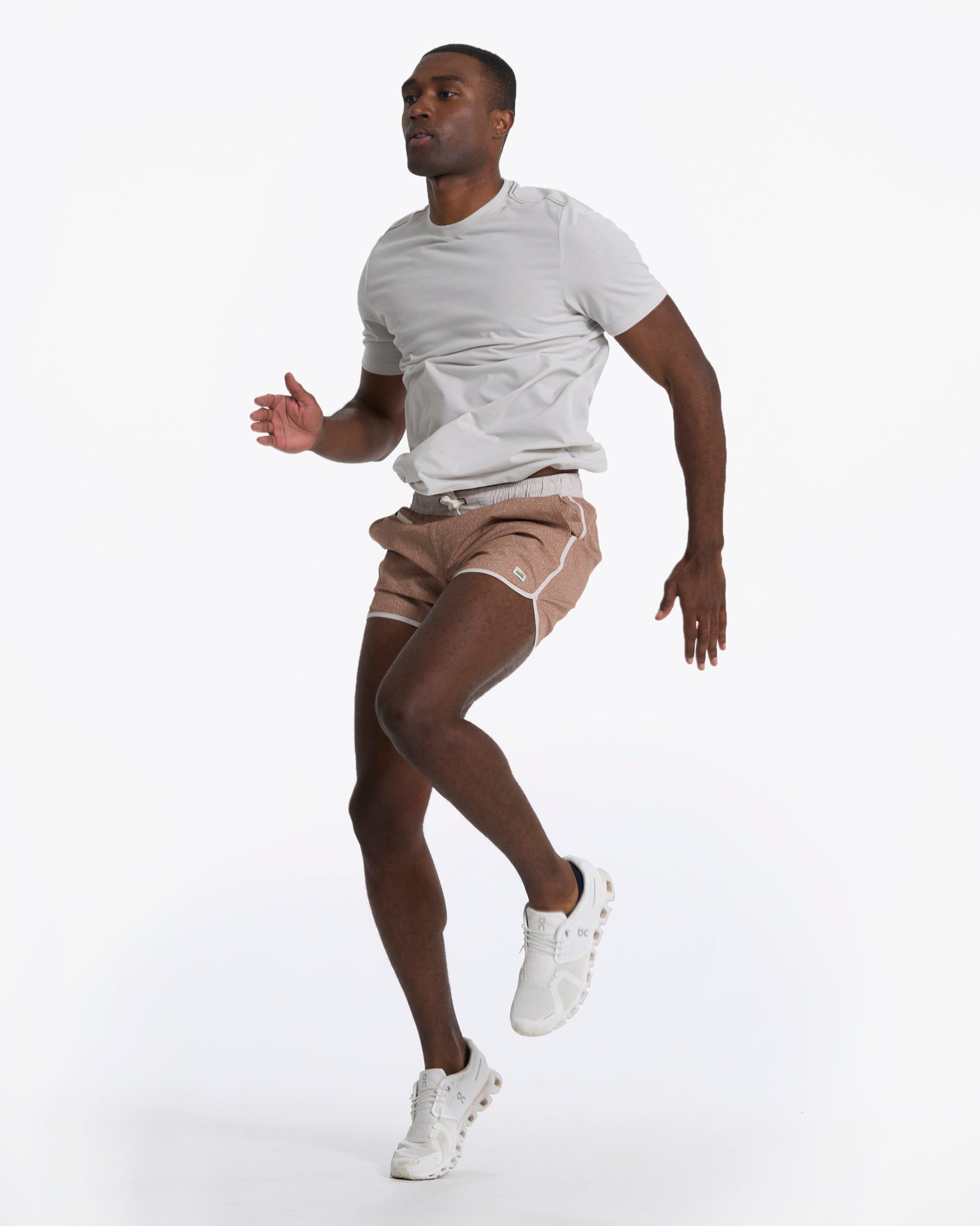 Banks Short 5" | Camel Dashed Lines sold by Vuori product image thumbnail 6