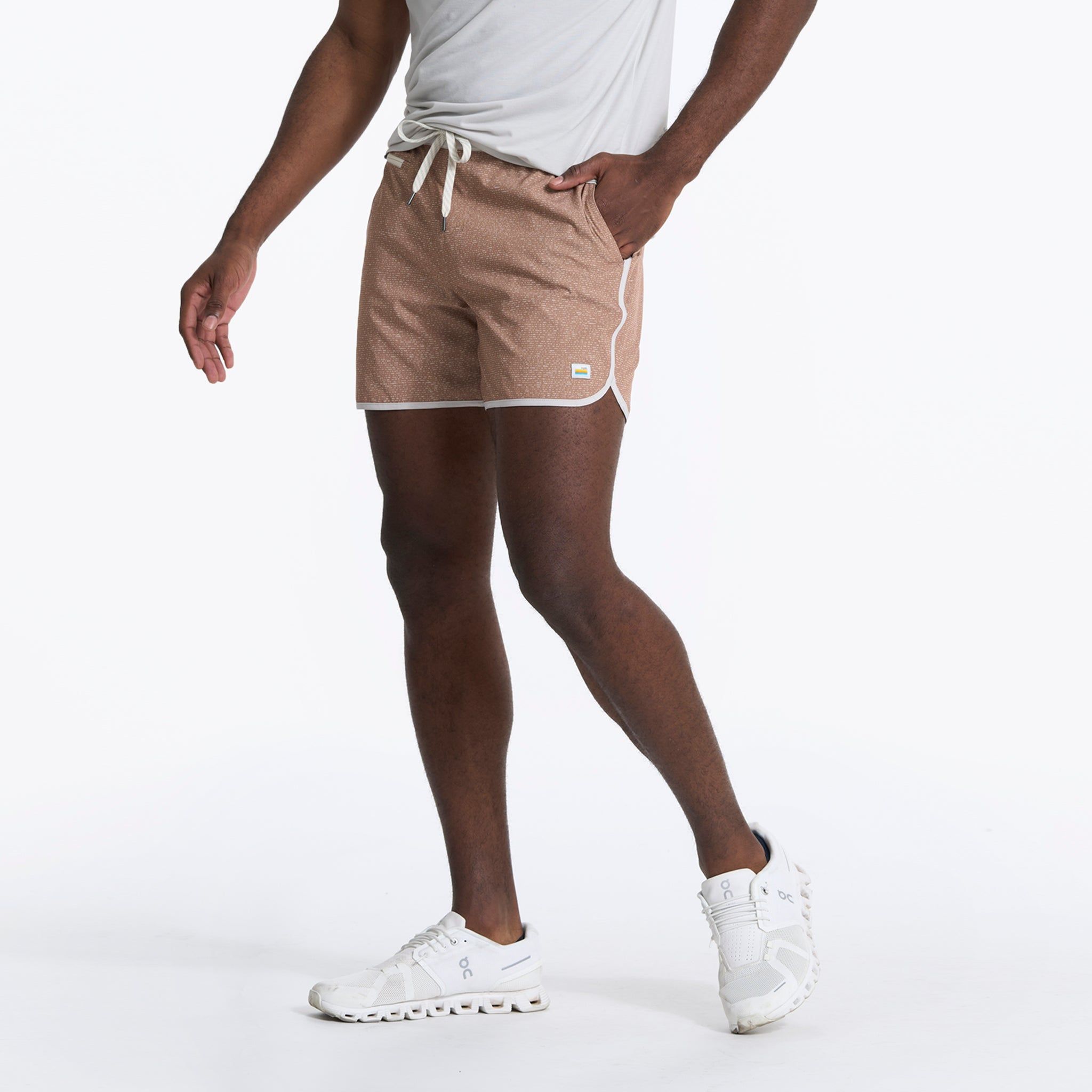 Banks Short 5" | Camel Dashed Lines sold by Vuori product image thumbnail 4
