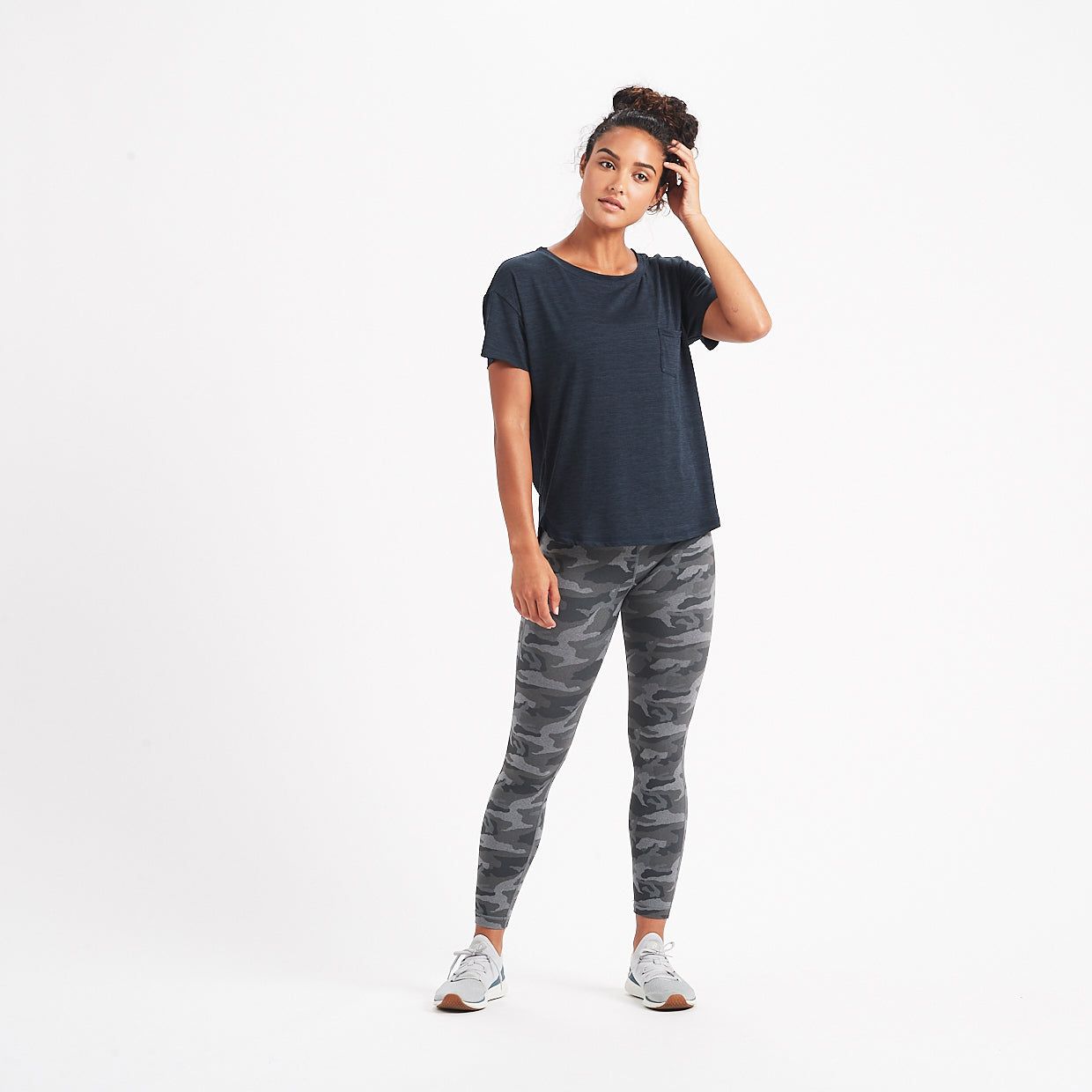 Caspian Legging | Heather Grey Camo sold by Vuori product image thumbnail 4