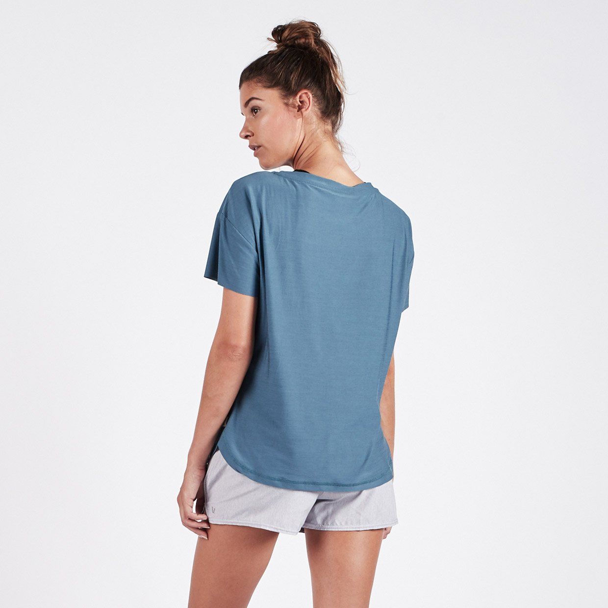 Lux Performance Tee | Tide Heather sold by Vuori product image thumbnail 2