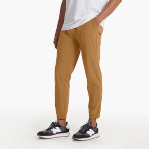 Fleet Jogger | Caramel sold by Vuori