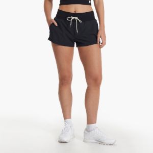 Seabreeze Short | Black sold by Vuori