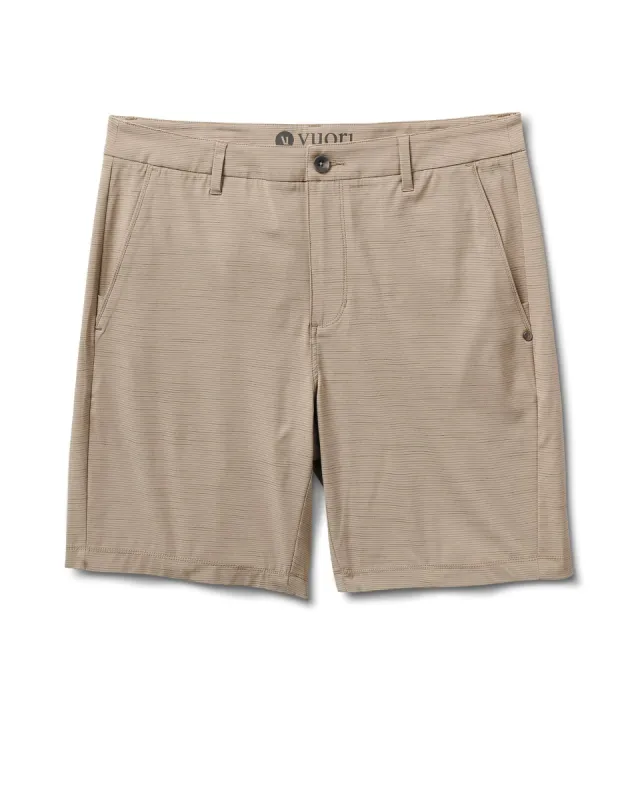 Pebble Short | Gravel sold by Vuori