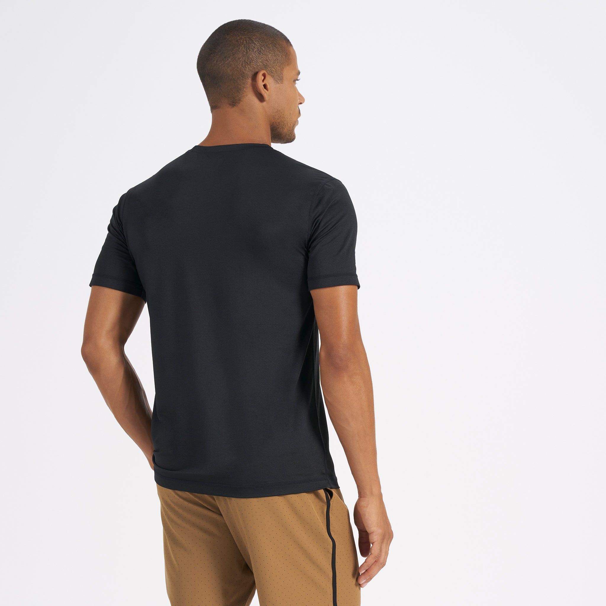 Tradewind Performance Tee | Black sold by Vuori product image thumbnail 4