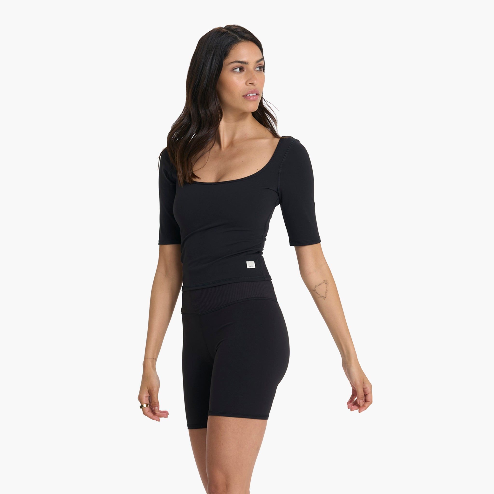 Avant Top | Black sold by Vuori product image thumbnail 5