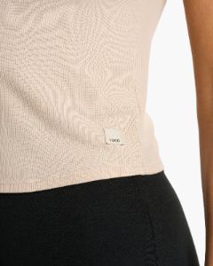 Cove Cut Out Tee | Dune sold by Vuori