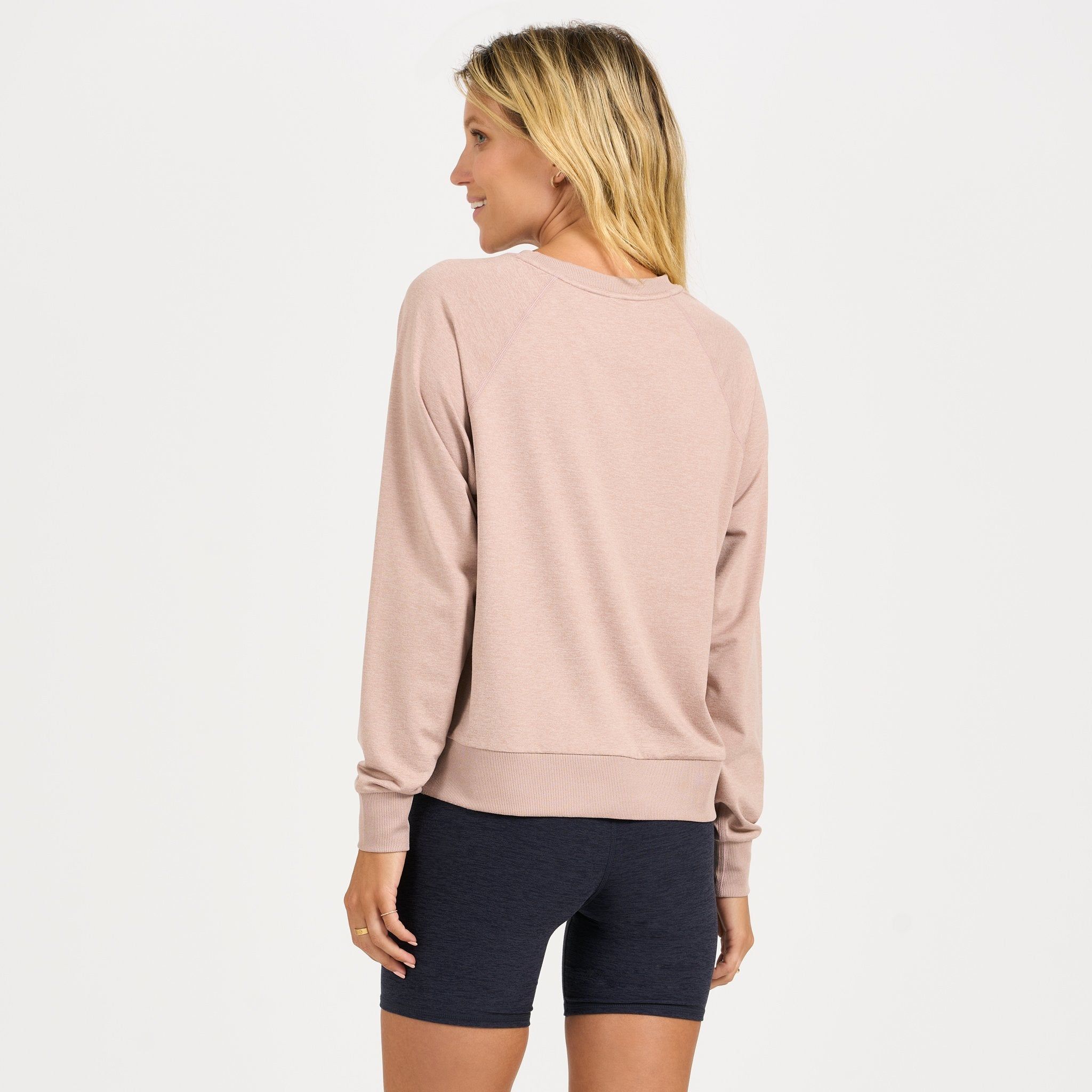 Long-Sleeve Halo Crew | Dogwood Heather sold by Vuori product image thumbnail 2