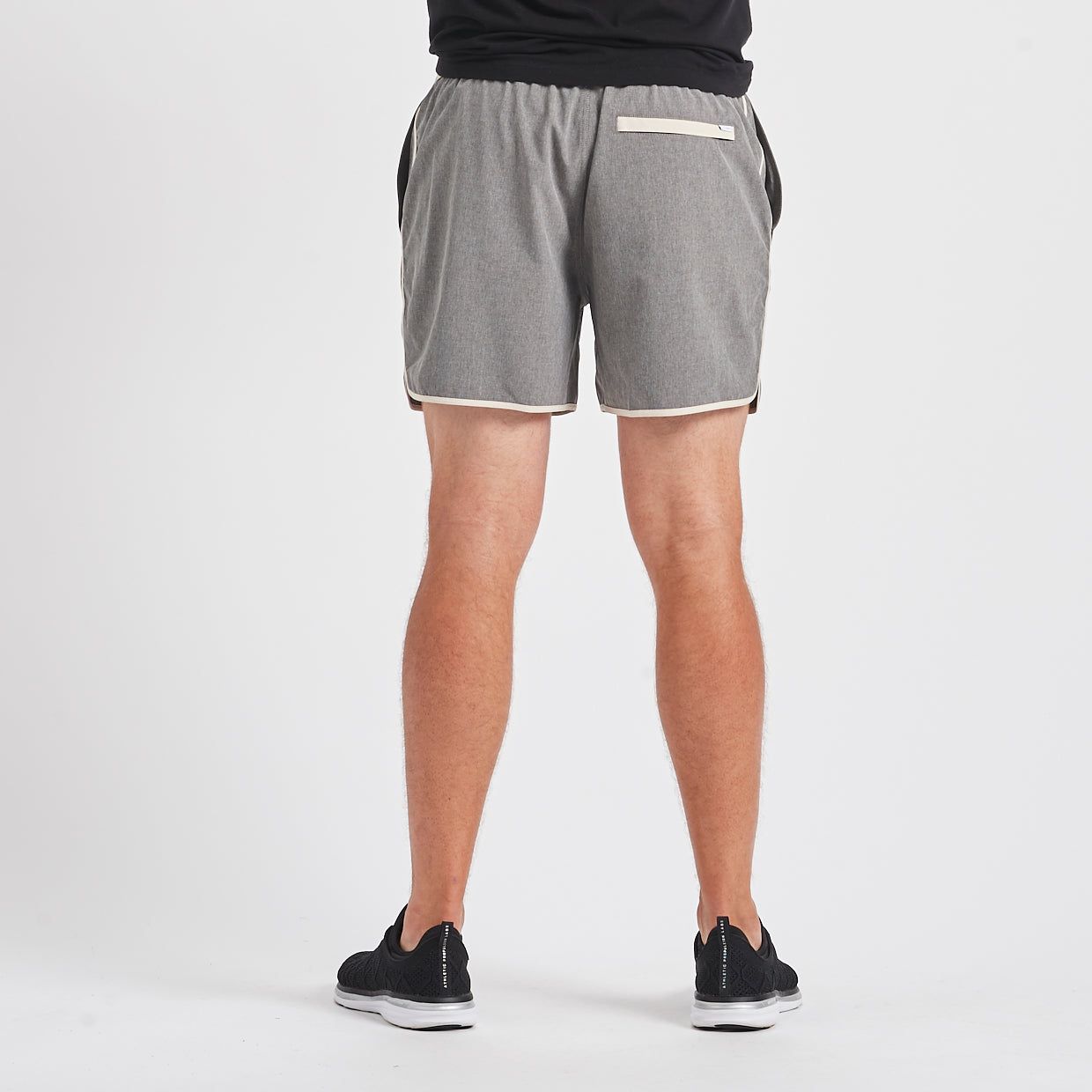 Banks Short 5" | Grey Linen Texture sold by Vuori product image thumbnail 4