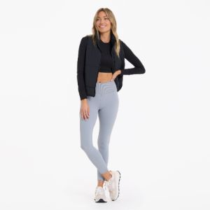 Canyon Insulated Vest | Black sold by Vuori