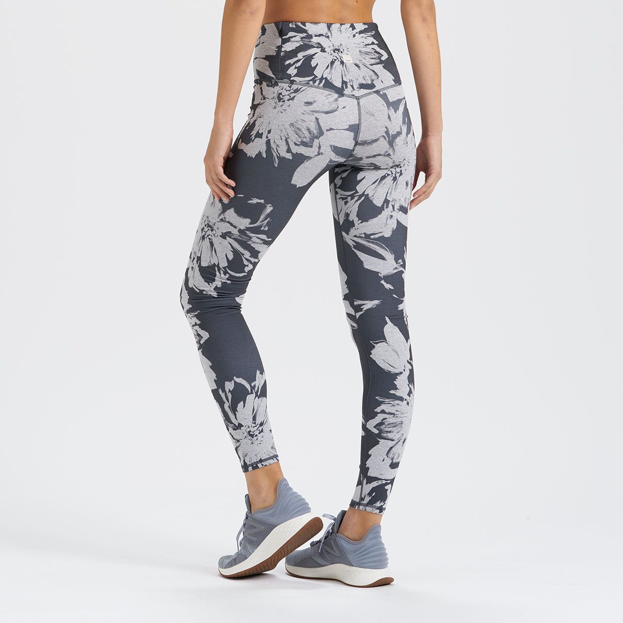Clean Elevation Legging | Charcoal Big Flower sold by Vuori product image thumbnail 3