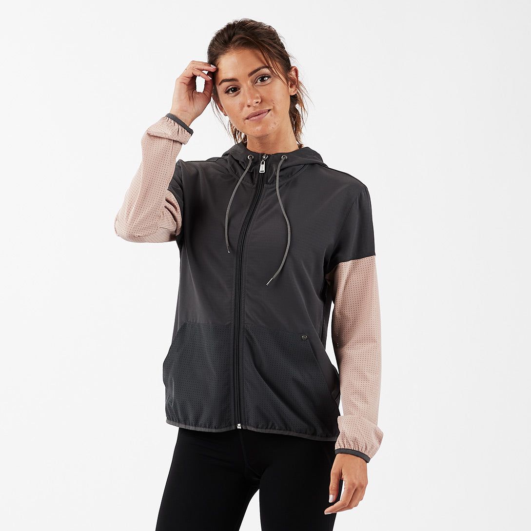 Stonesteps Windbreaker | Charcoal sold by Vuori