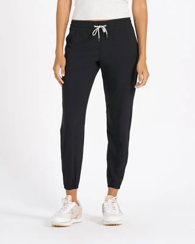 Weekend Jogger | Black sold by Vuori