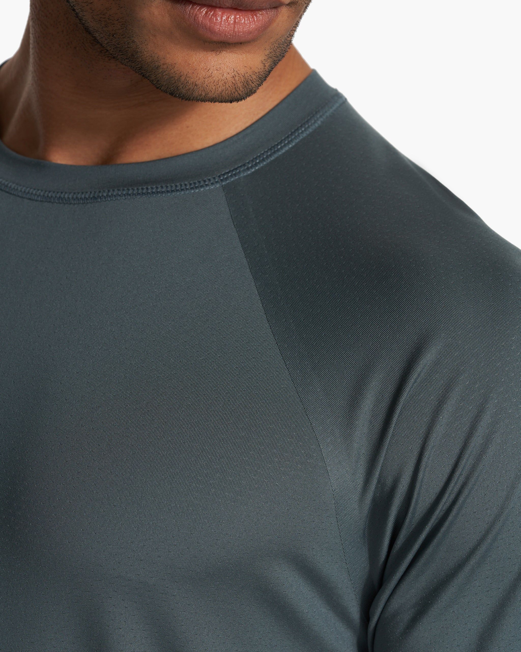 Long Sleeve Viewpoint Performance Tee | Lake sold by Vuori product image thumbnail 5