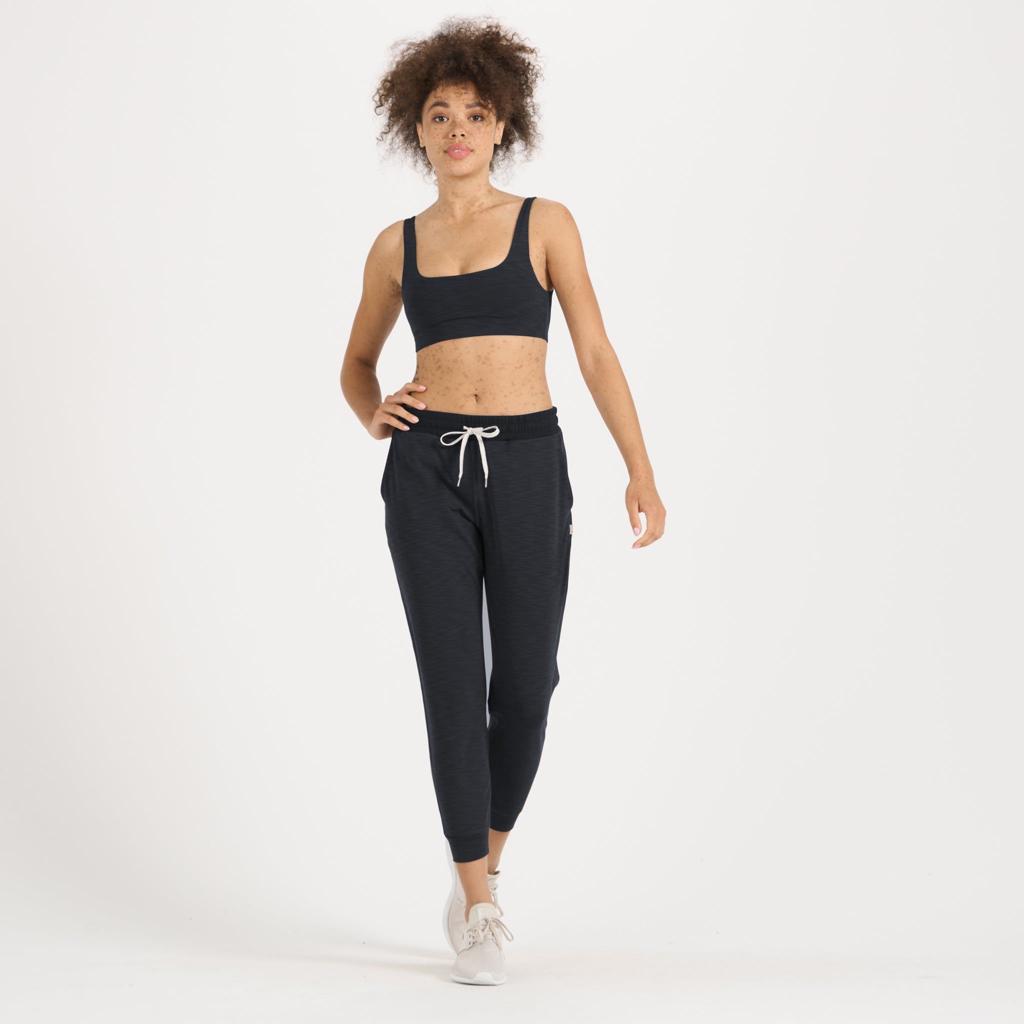 Lux Rib Performance Jogger | Midnight Heather sold by Vuori product image thumbnail 3