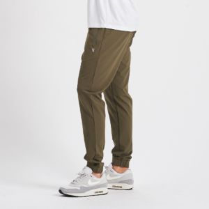 Transit Jogger | Evergreen sold by Vuori