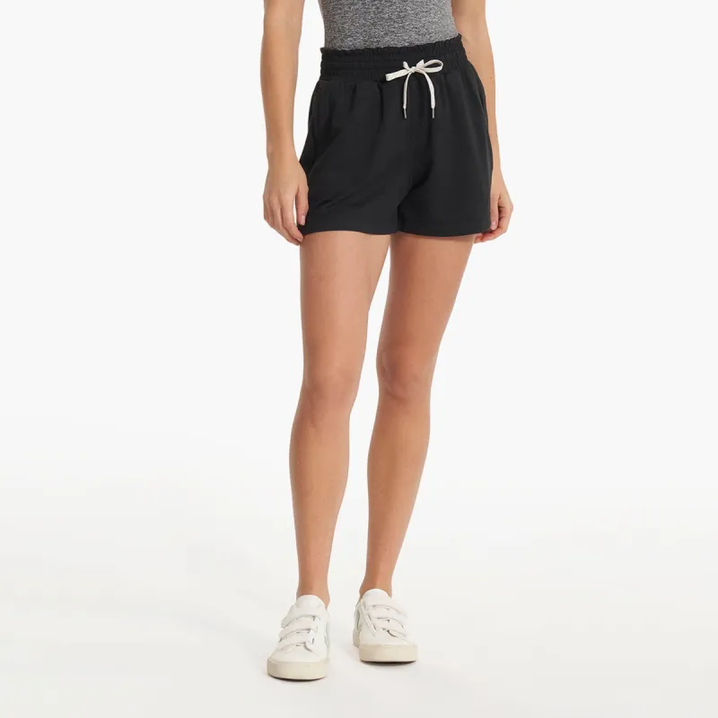 Halo Boxy Short | Black Heather sold by Vuori