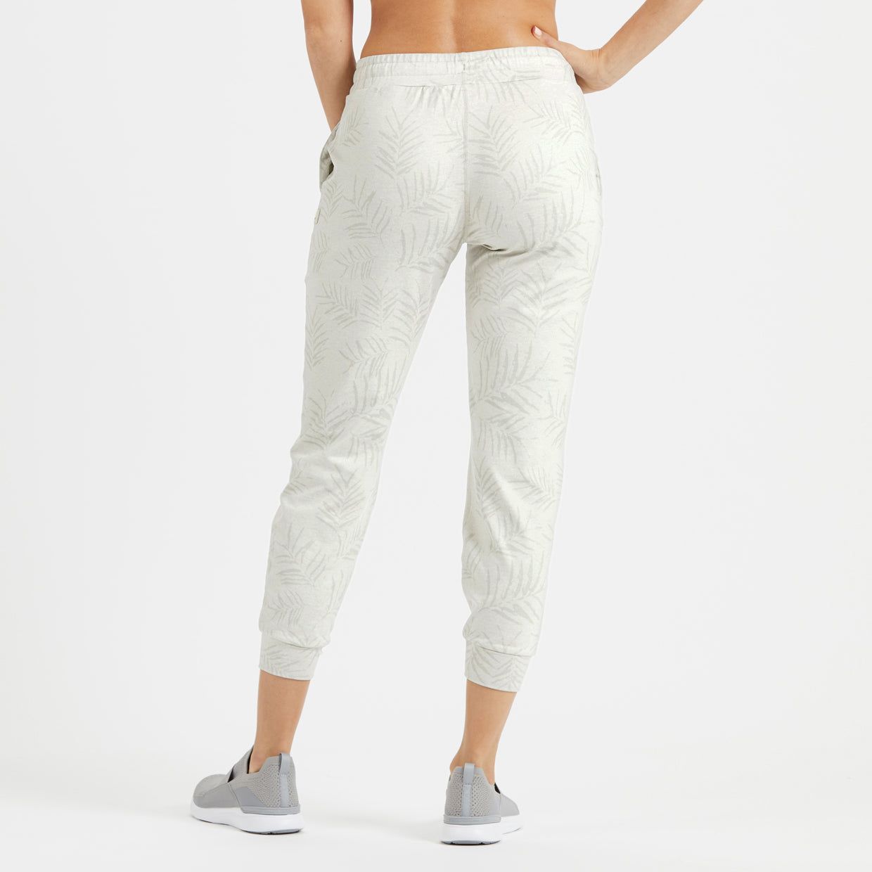 Performance Jogger | Dove Grey Heather Floating Palm sold by Vuori product image thumbnail 3