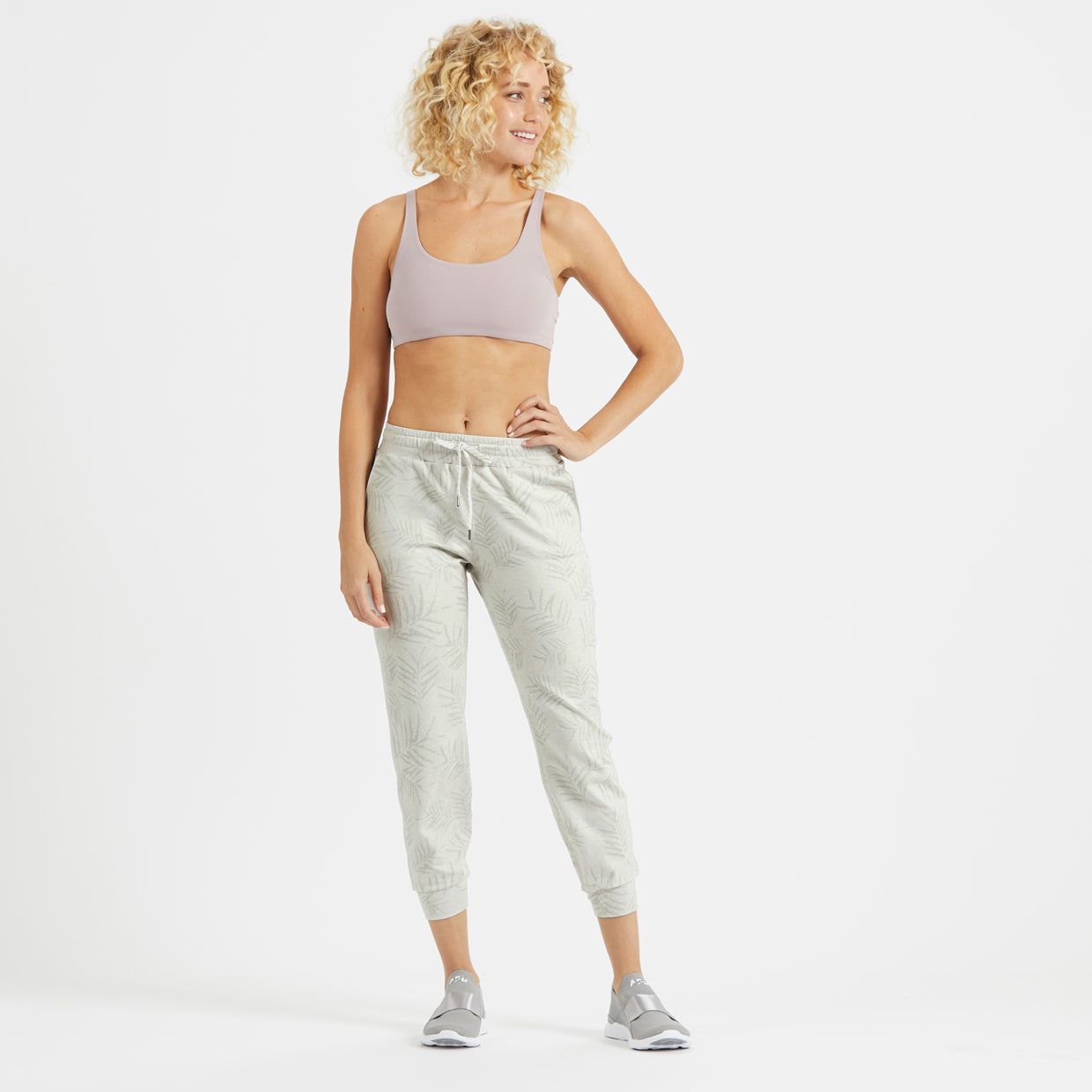 Performance Jogger | Dove Grey Heather Floating Palm sold by Vuori product image thumbnail 4