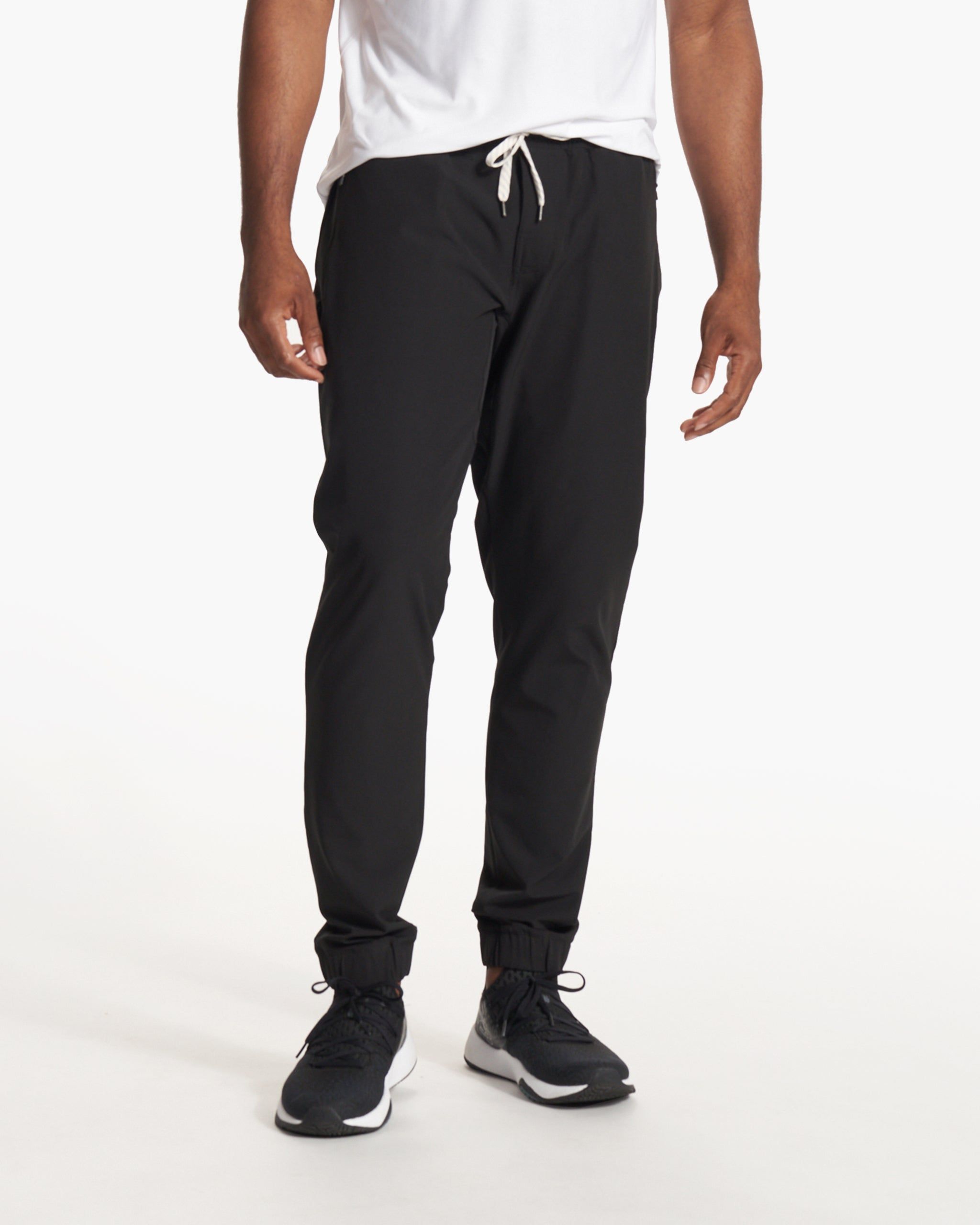 Transit Jogger | Black sold by Vuori product image thumbnail 2