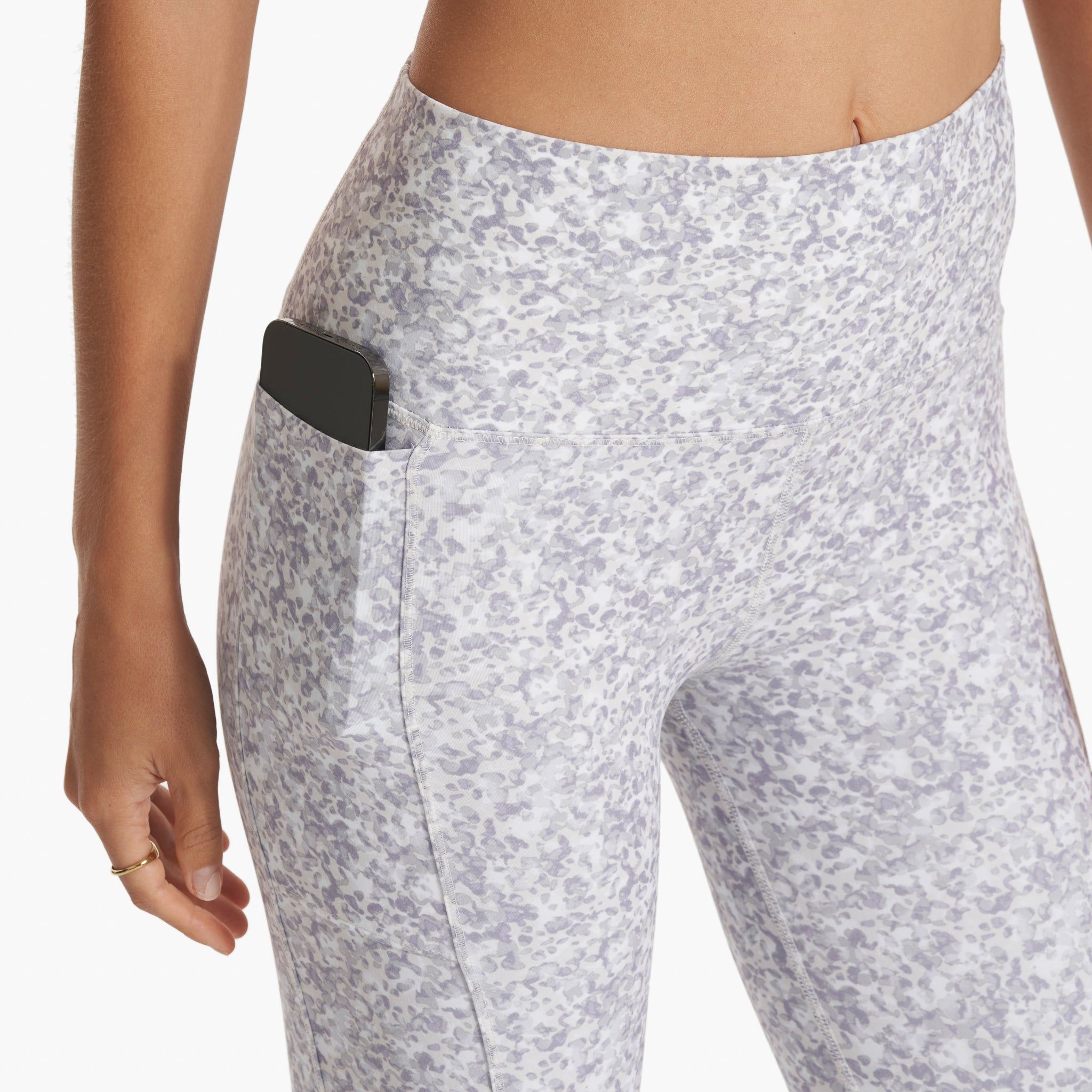 Studio Pocket Legging | Light Micro Mini Camo sold by Vuori product image thumbnail 2