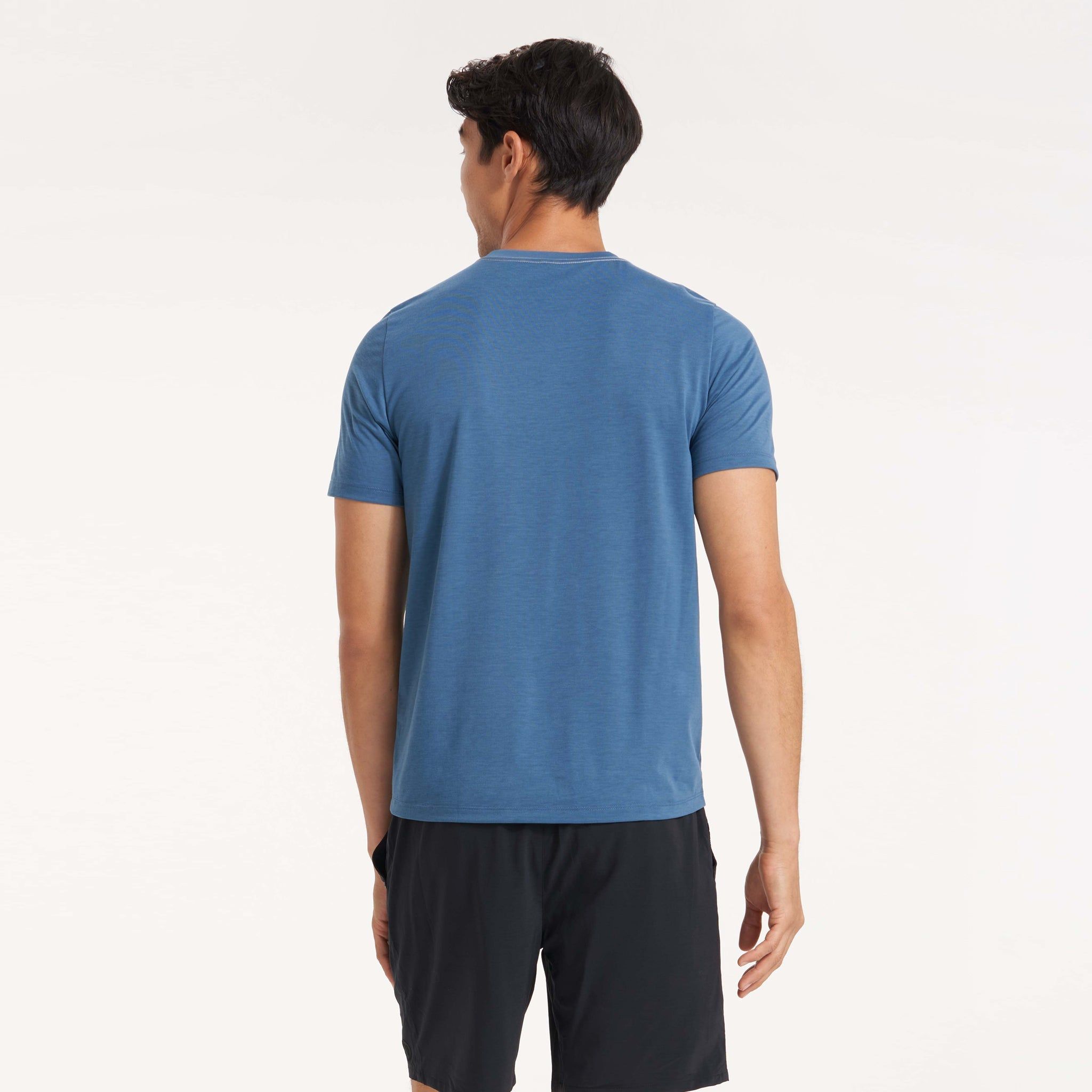 Current Tech Tee | Pool Blue sold by Vuori product image thumbnail 4