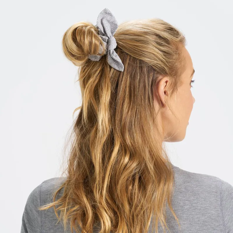 Tie Scrunchy | Grey Twill Texture made by Vuori