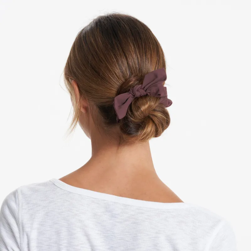 Tie Scrunchy | Chestnut sold by Vuori