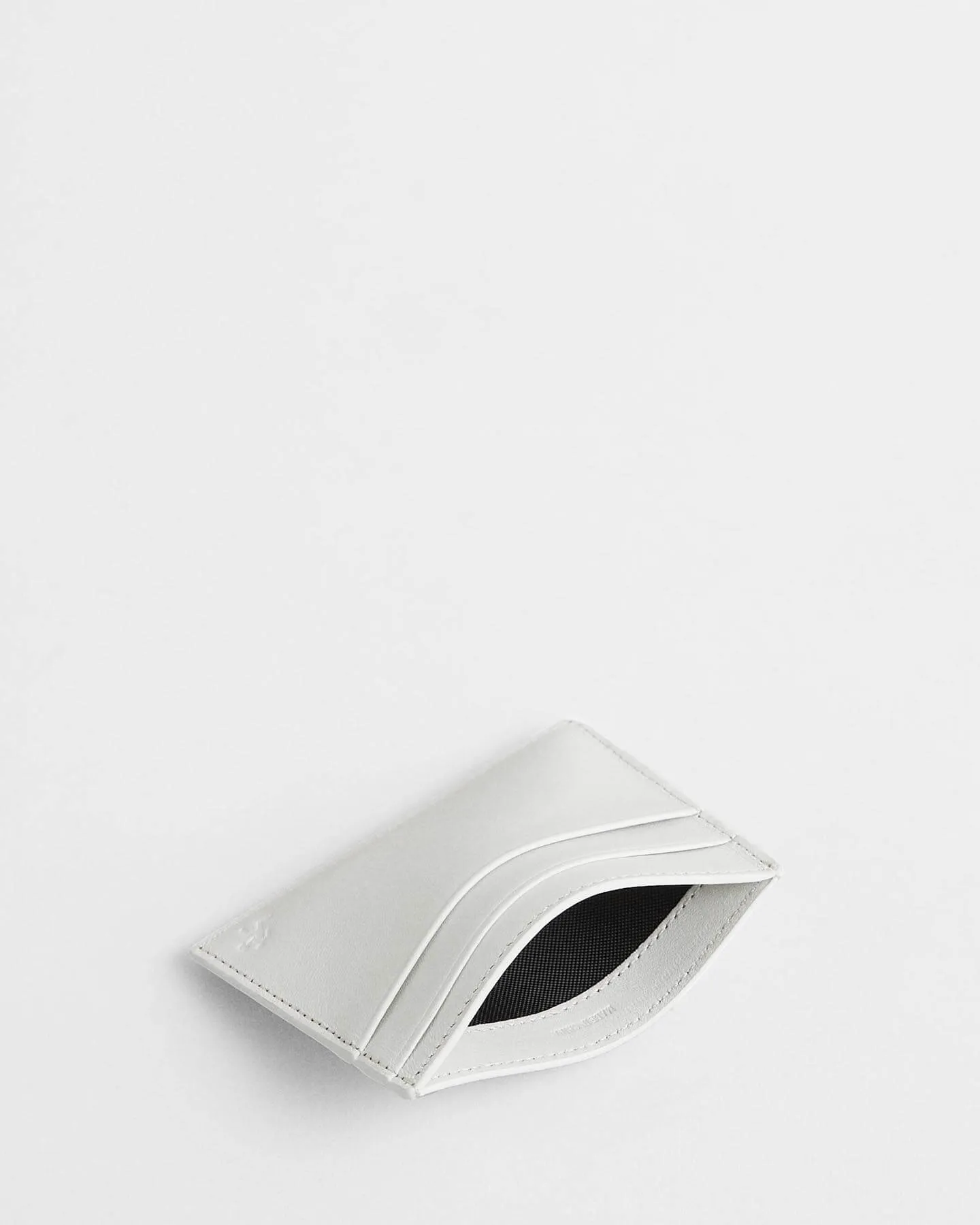 Branson Cardholder sold by WANT Les Essentiels product image thumbnail 2