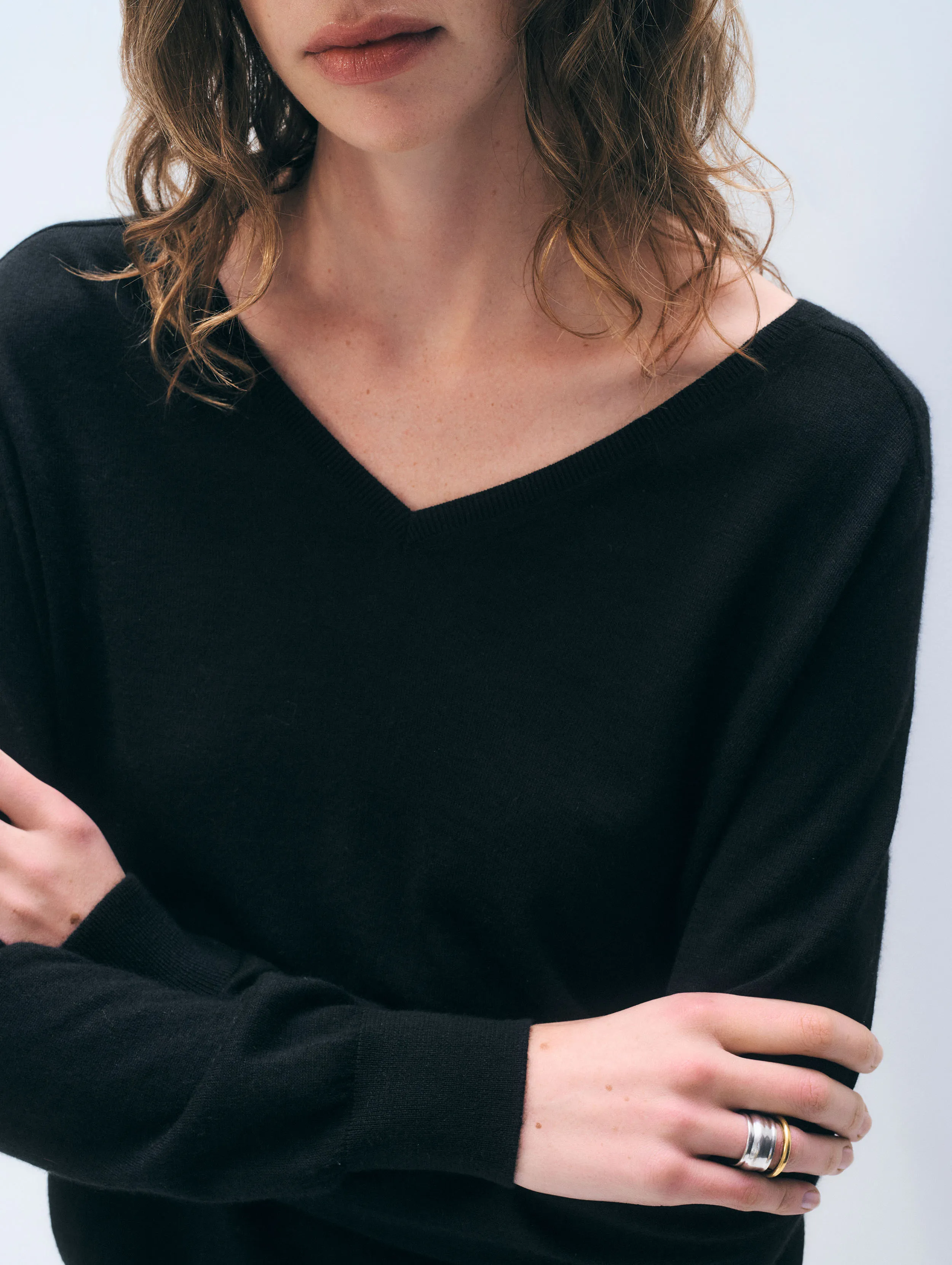 Cashmere Linen Pullover | Black sold by White + Warren product image thumbnail 2