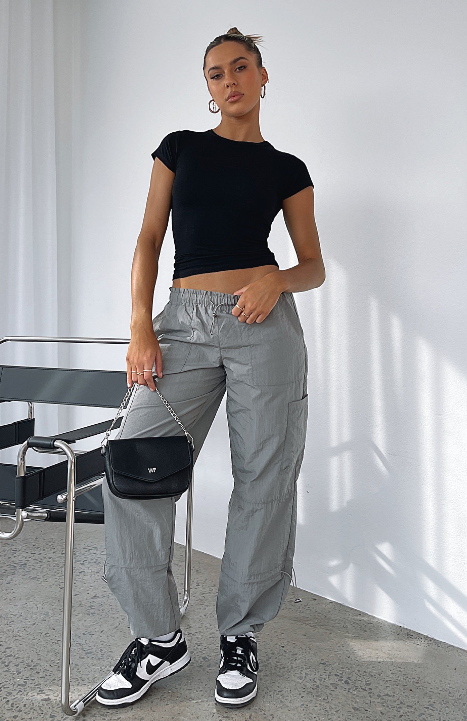 Never Blend In Pants Charcoal | Parallel