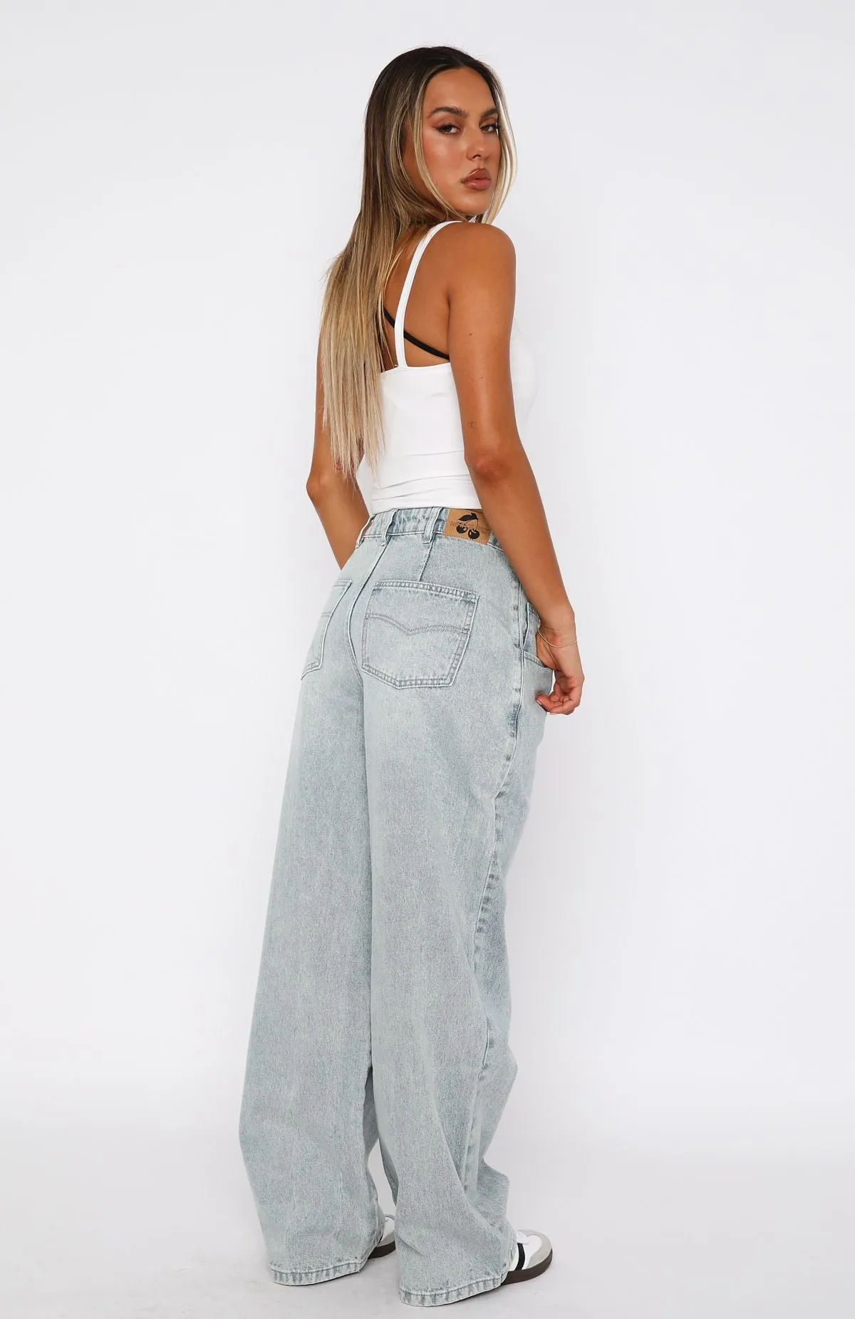 Willow Mid Rise Wide Leg Jeans Light Blue Acid Wash sold by White Fox Boutique product image thumbnail 4
