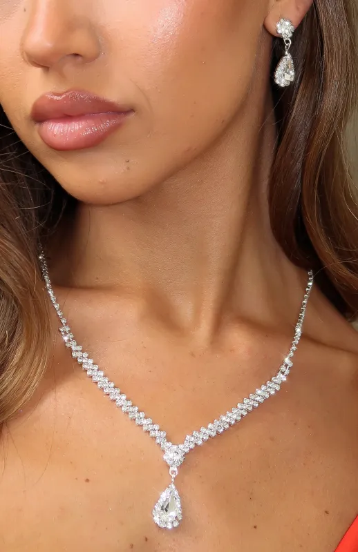 Jed Earrings & Necklace Set Silver made by White Fox Boutique