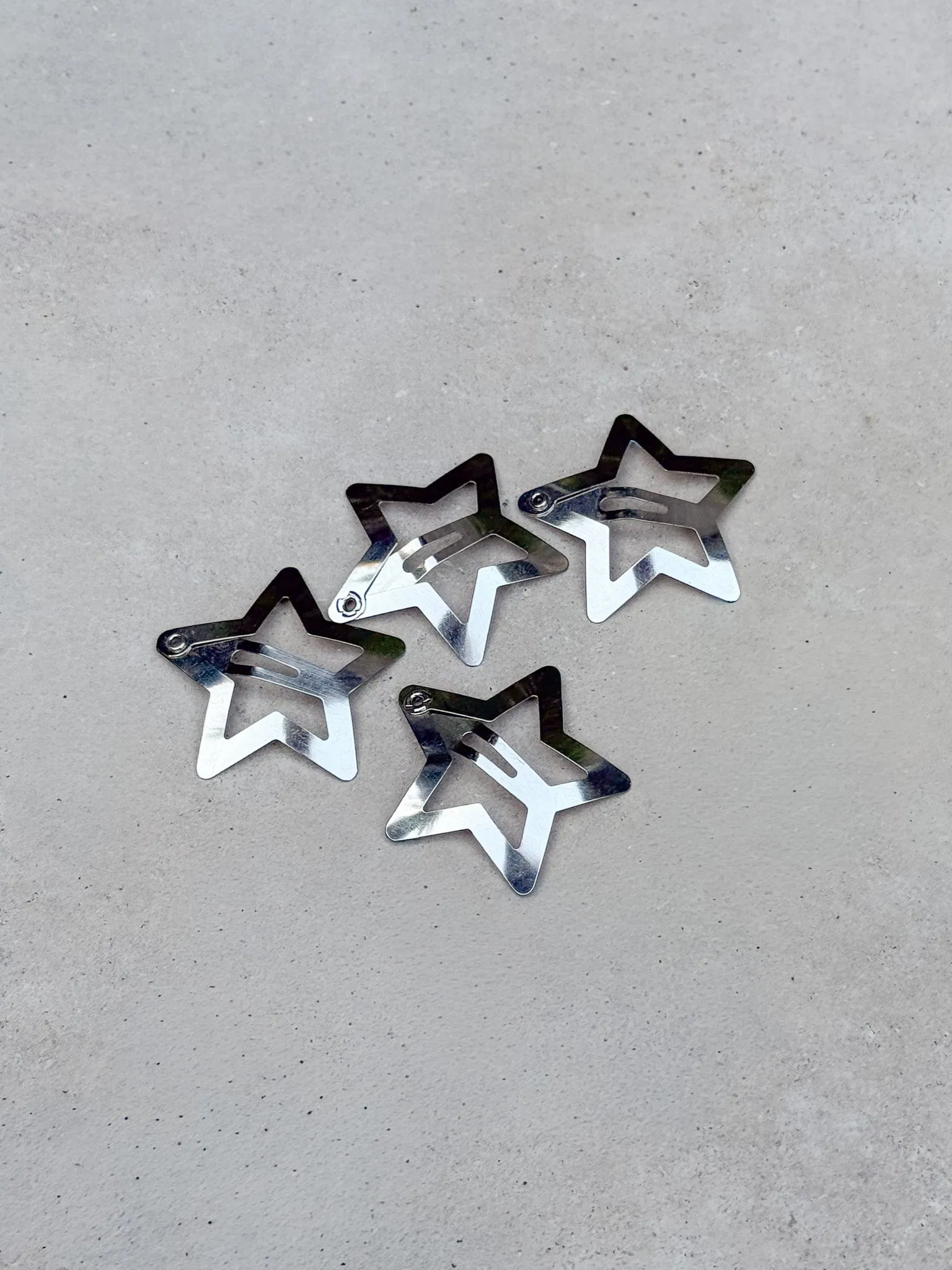 Axton 6 Pack Hair Clips Silver sold by White Fox Boutique product image thumbnail 2