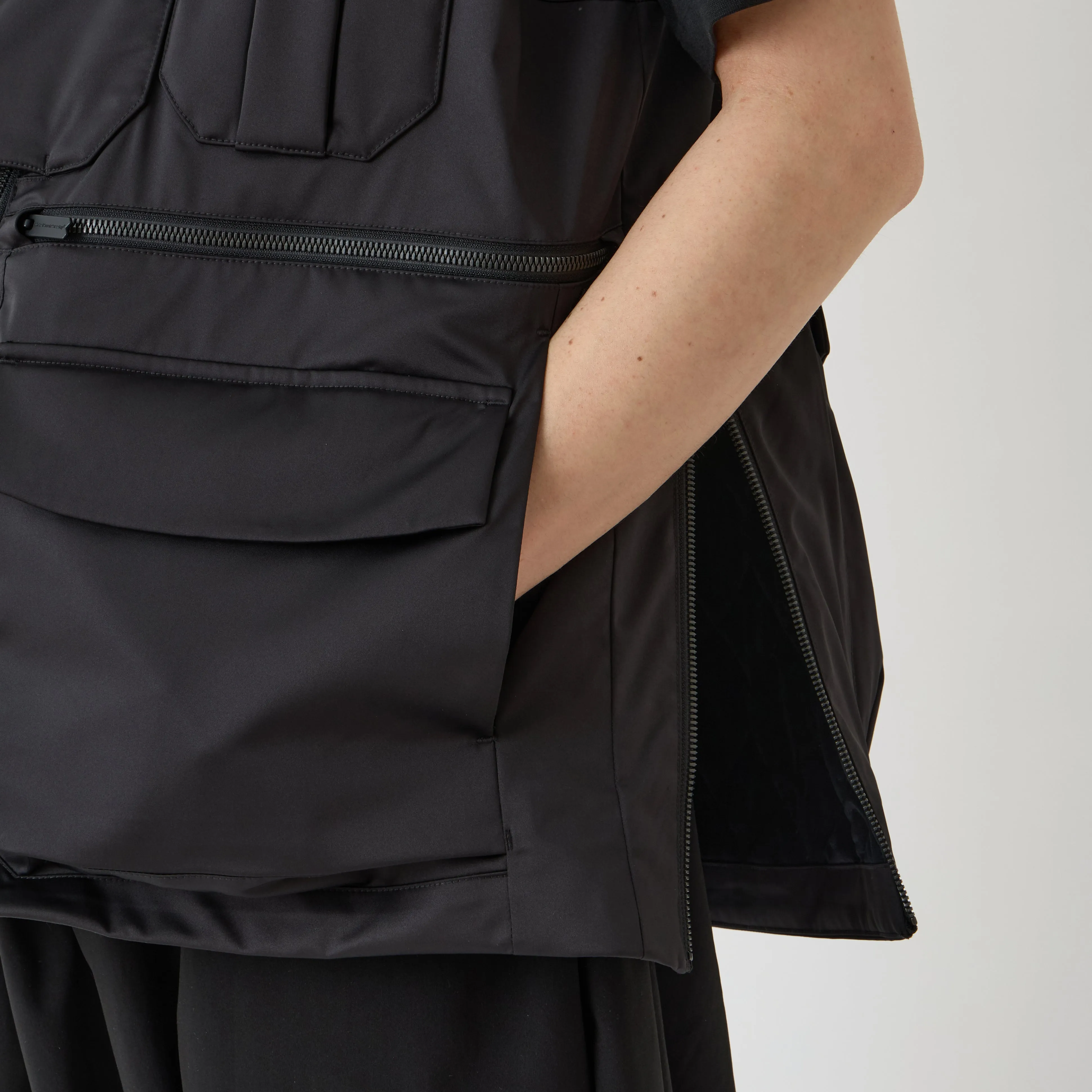 DiAPLEX LUGGAGE VEST sold by White Mountaineering product image thumbnail 4