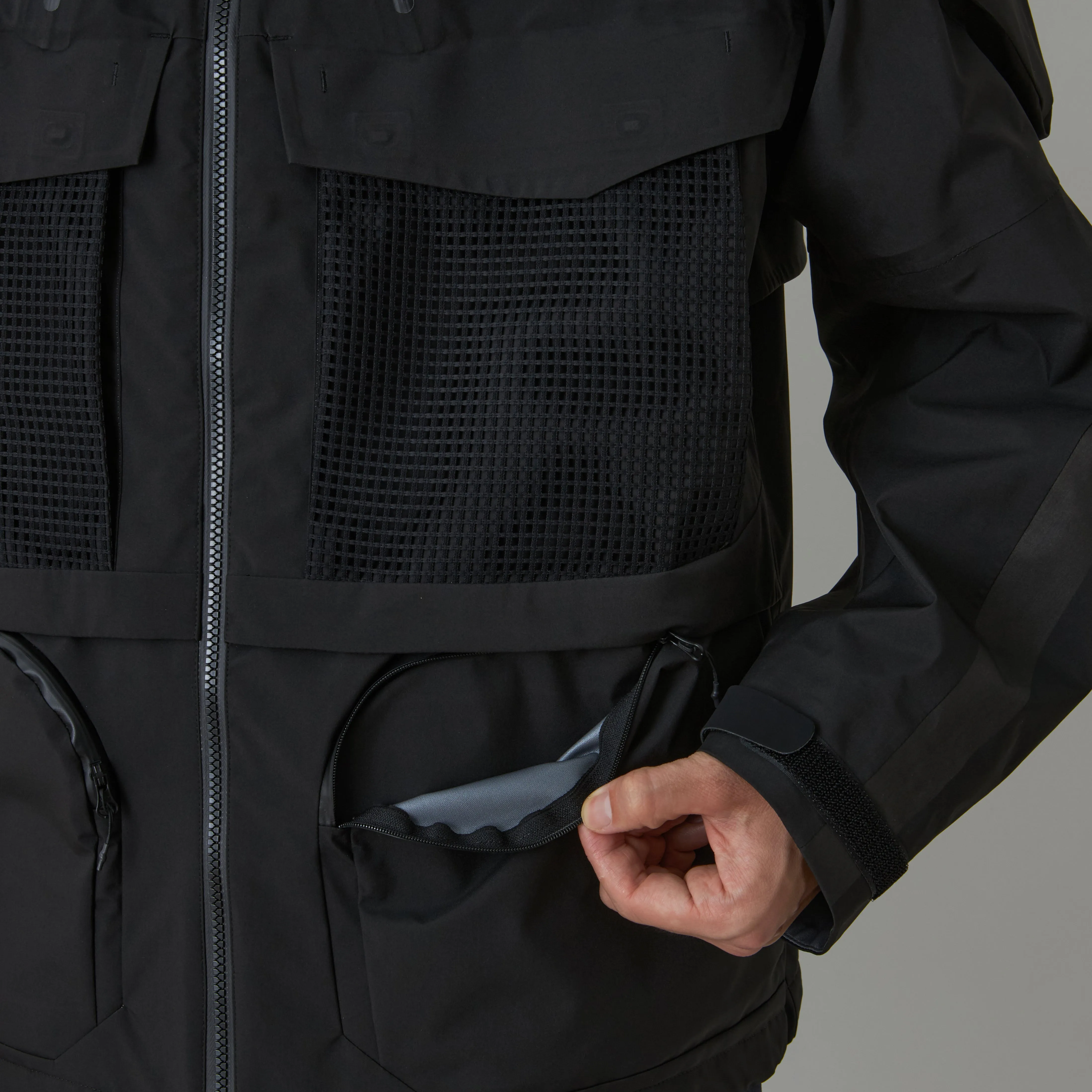 GORE-TEX LUGGAGE JACKET sold by White Mountaineering product image thumbnail 5